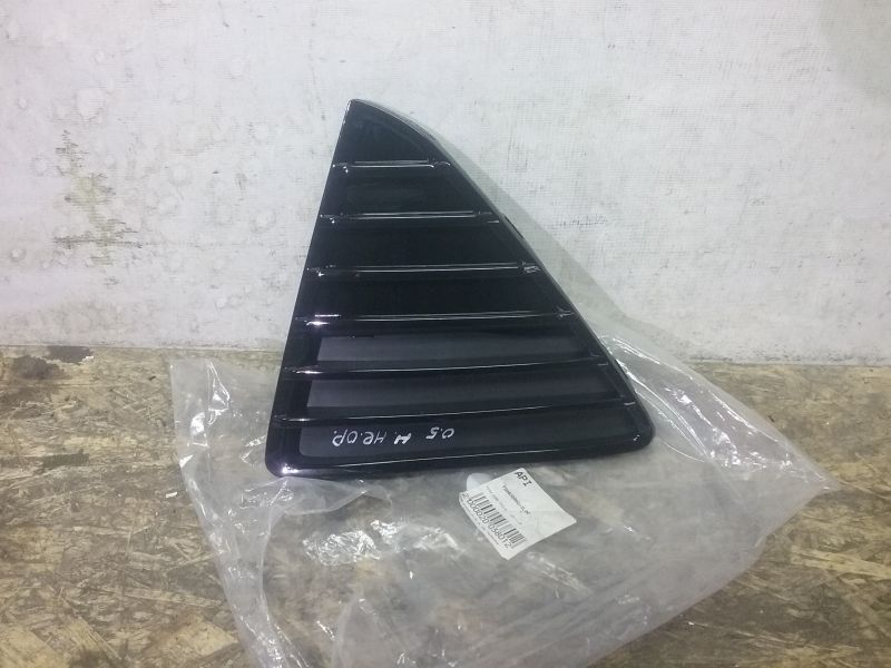 Решетка переднего бампера левая &laquo; API &raquo; Ford Focus 3