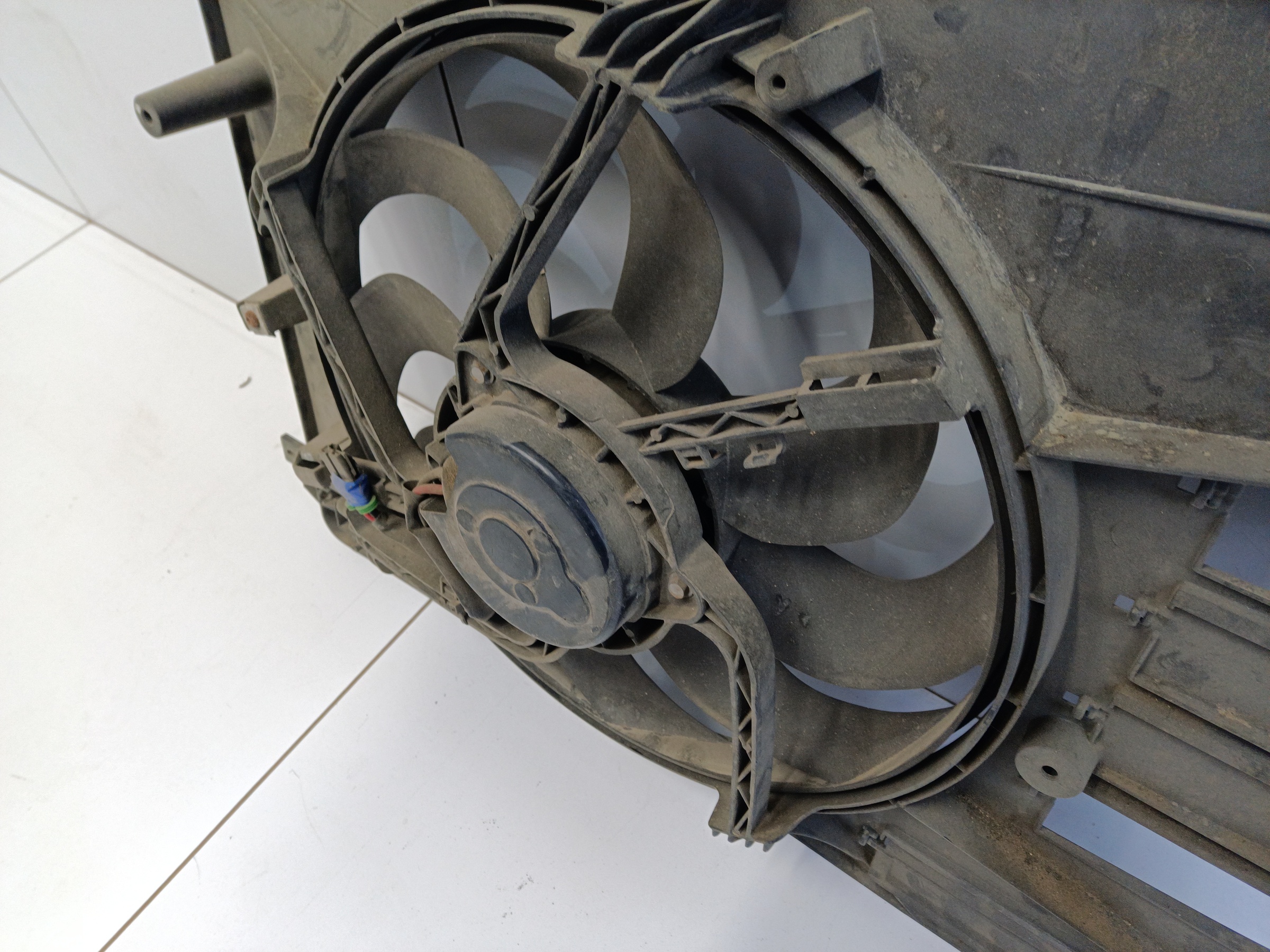 Диффузор радиатора ДВС в сборе Ford Mondeo 4