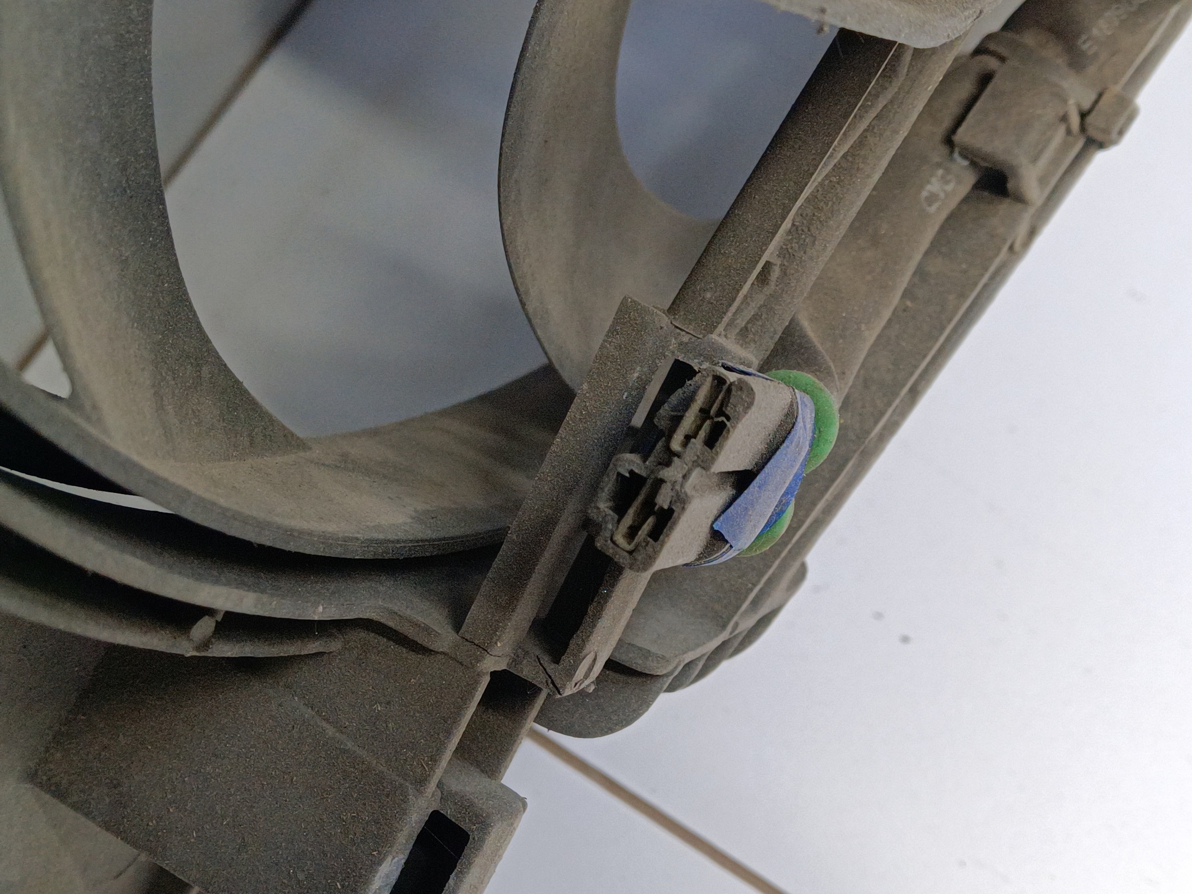 Диффузор радиатора ДВС в сборе Ford Mondeo 4