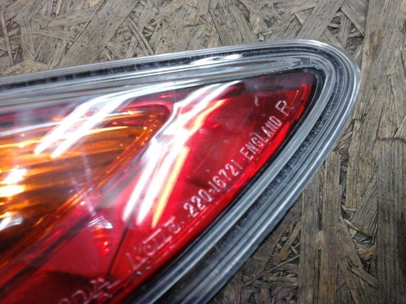 Фонарь задний правый наружный Honda Civic 8 Hatchback