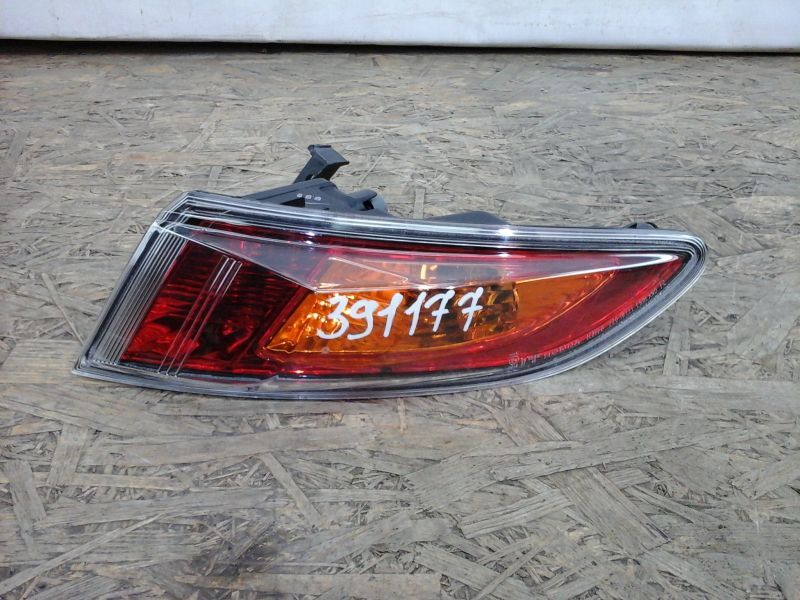 Фонарь задний правый наружный Honda Civic 8 Hatchback