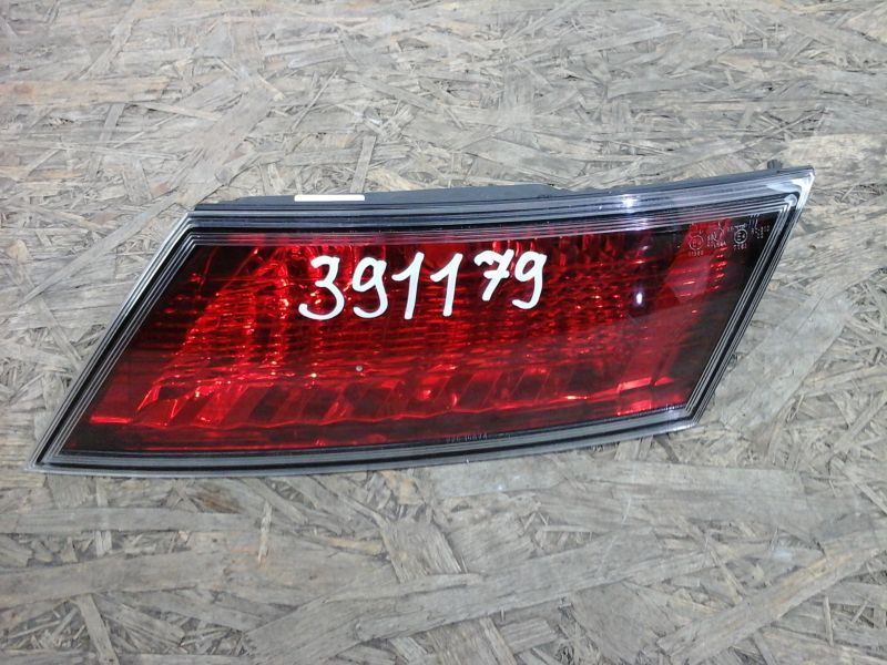 Фонарь задний правый внутренний Honda Civic 8 Hatchback