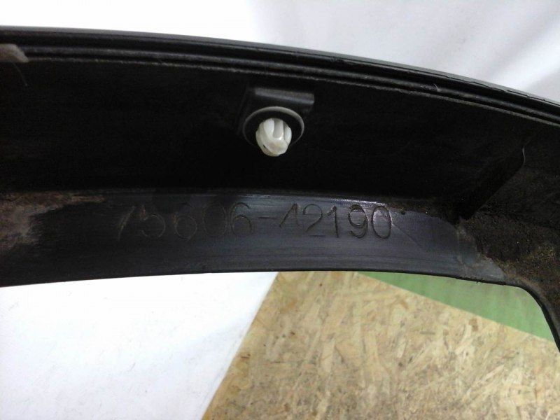 Накладка крыла заднего левого Toyota RAV4 CA40