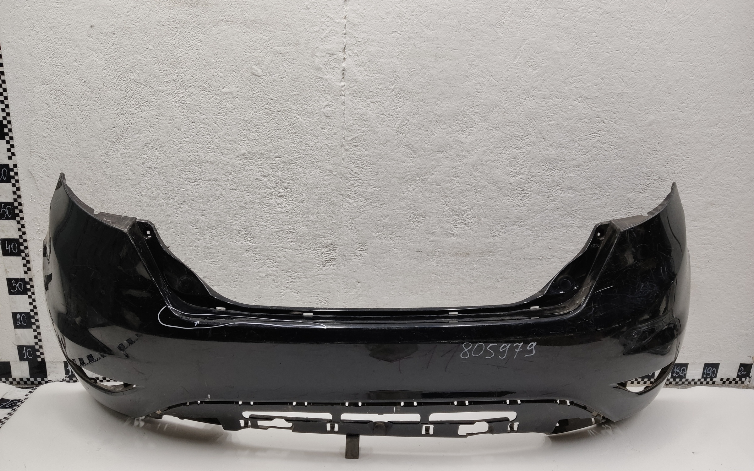 Бампер задний Ford Fiesta 6 Hatchback