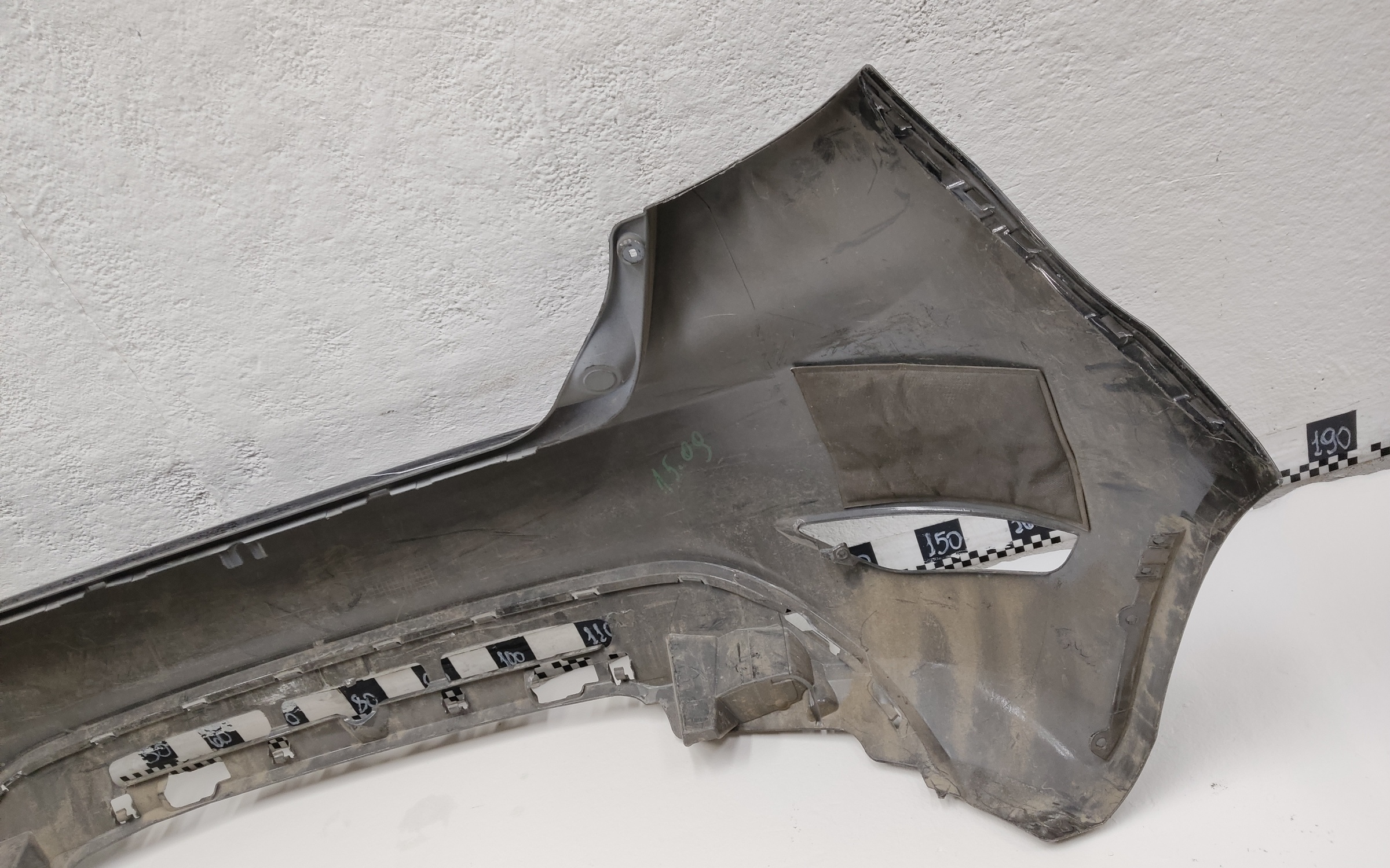 Бампер задний Ford Fiesta 6 Hatchback