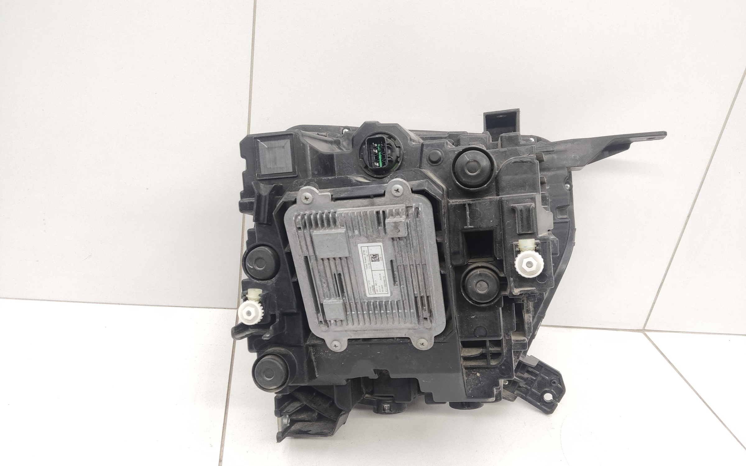 Фара передняя левая Haval H3 LED