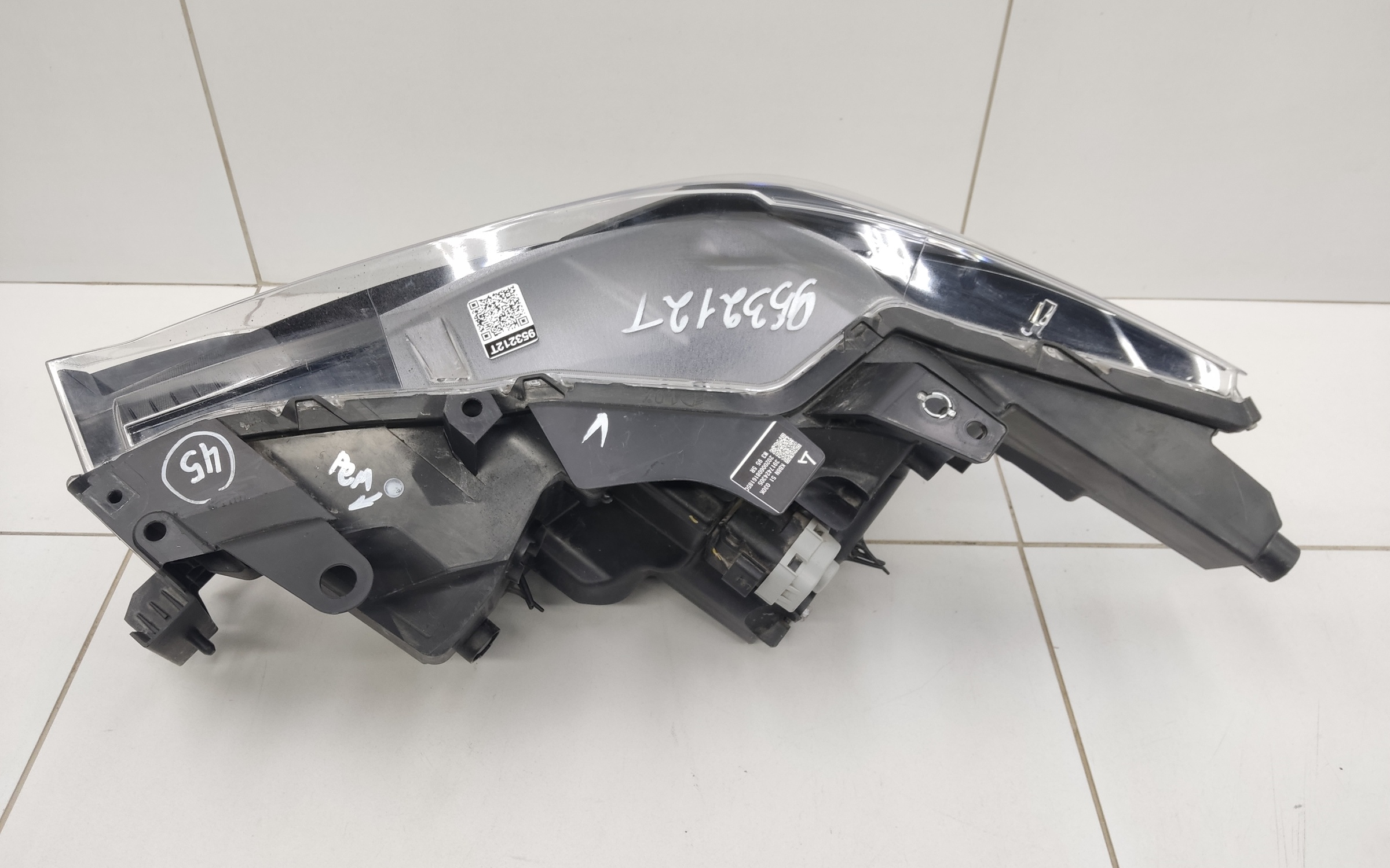 Фара передняя правая Mazda CX-5 2 LED