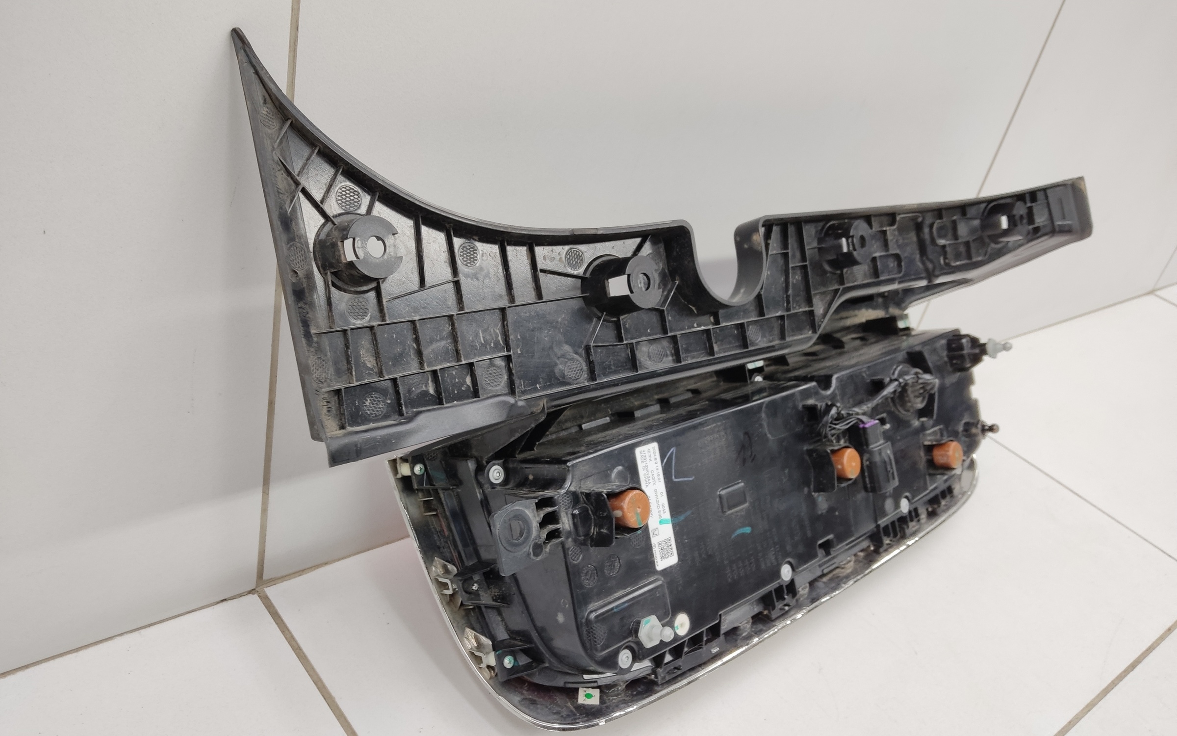 Фонарь задний левый Tank 500 LED