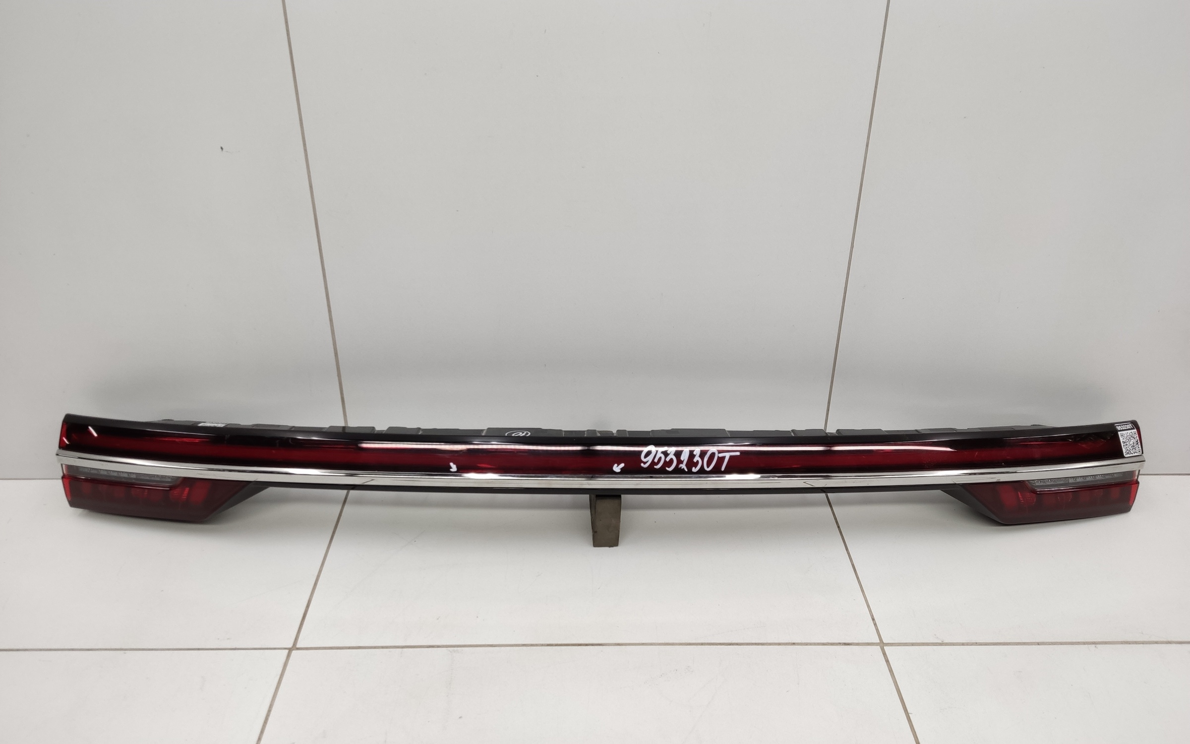 Фонарь крышки багажника Geely Monjaro LED