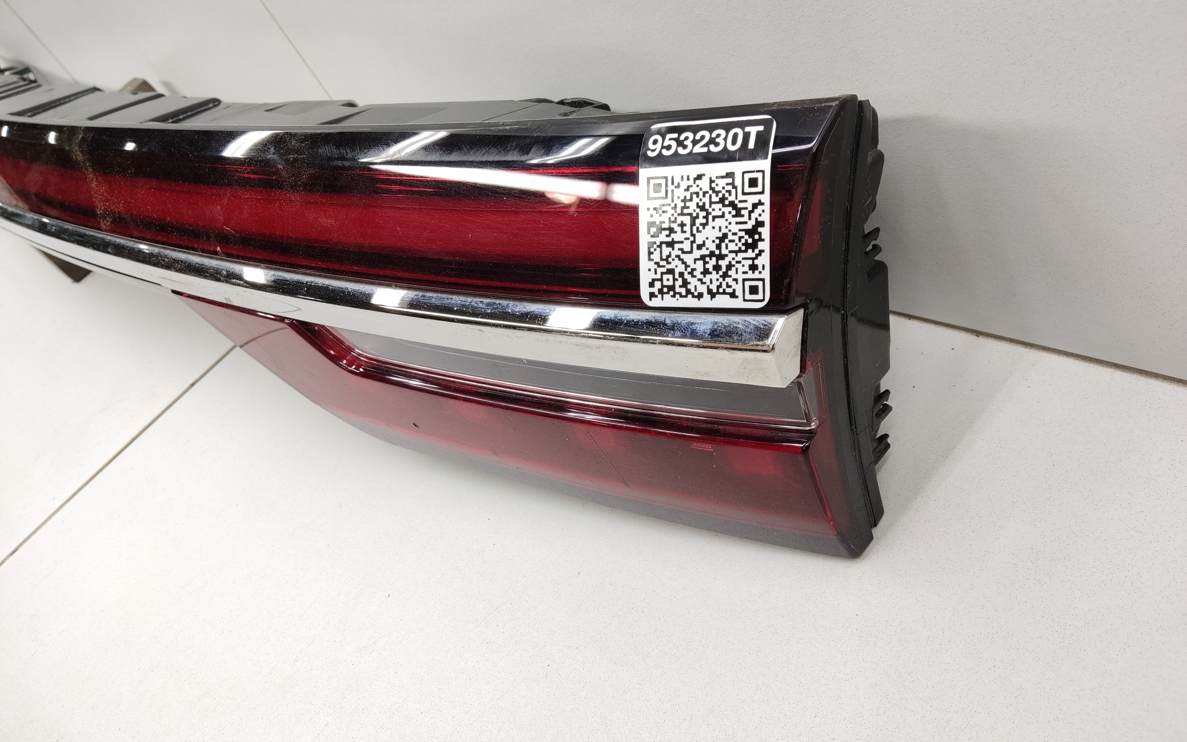 Фонарь крышки багажника Geely Monjaro LED
