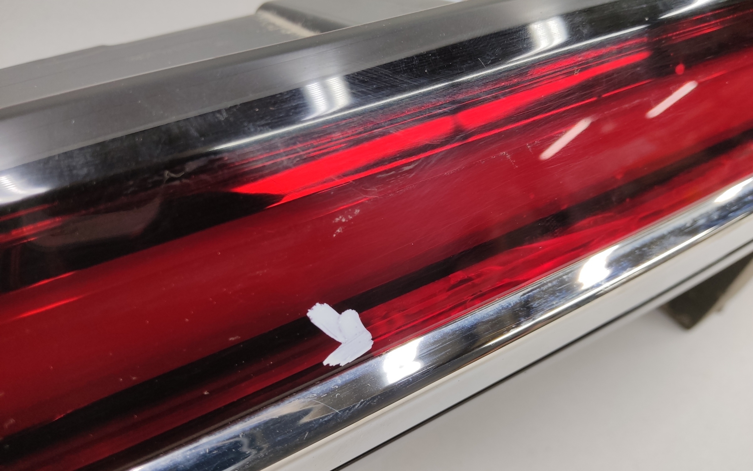 Фонарь крышки багажника Geely Monjaro LED