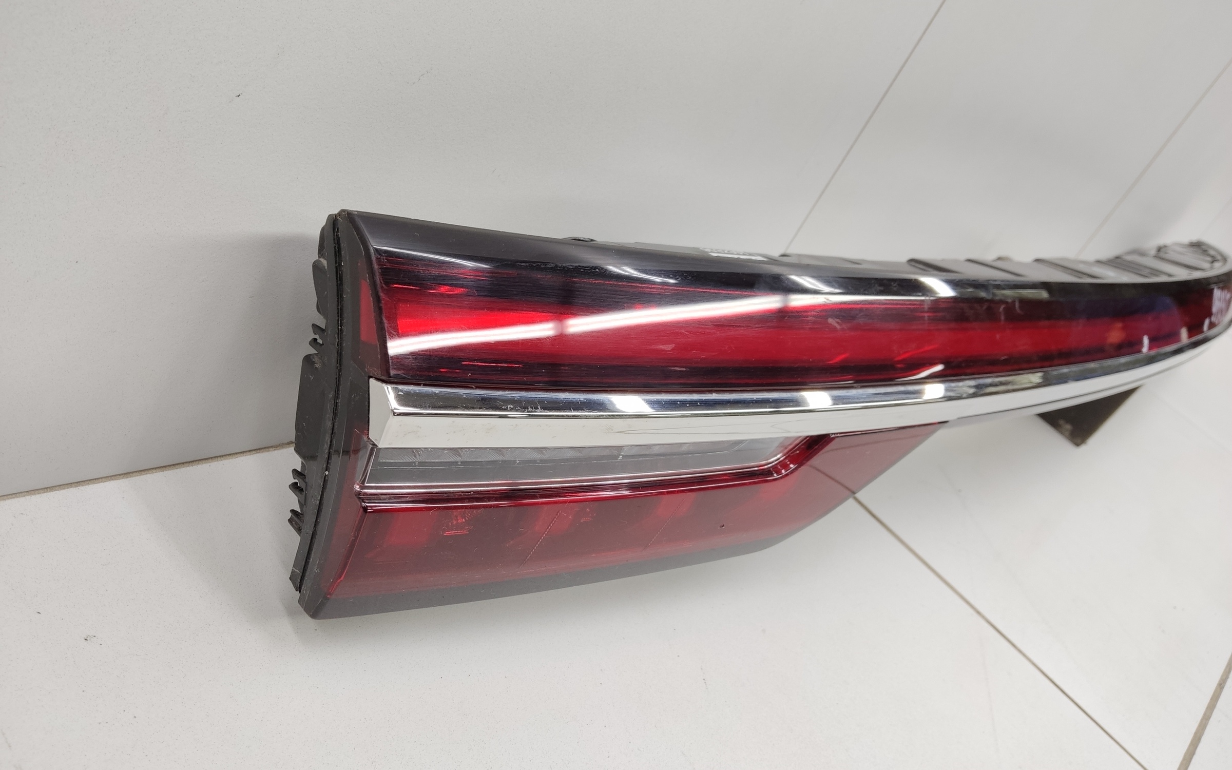 Фонарь крышки багажника Geely Monjaro LED