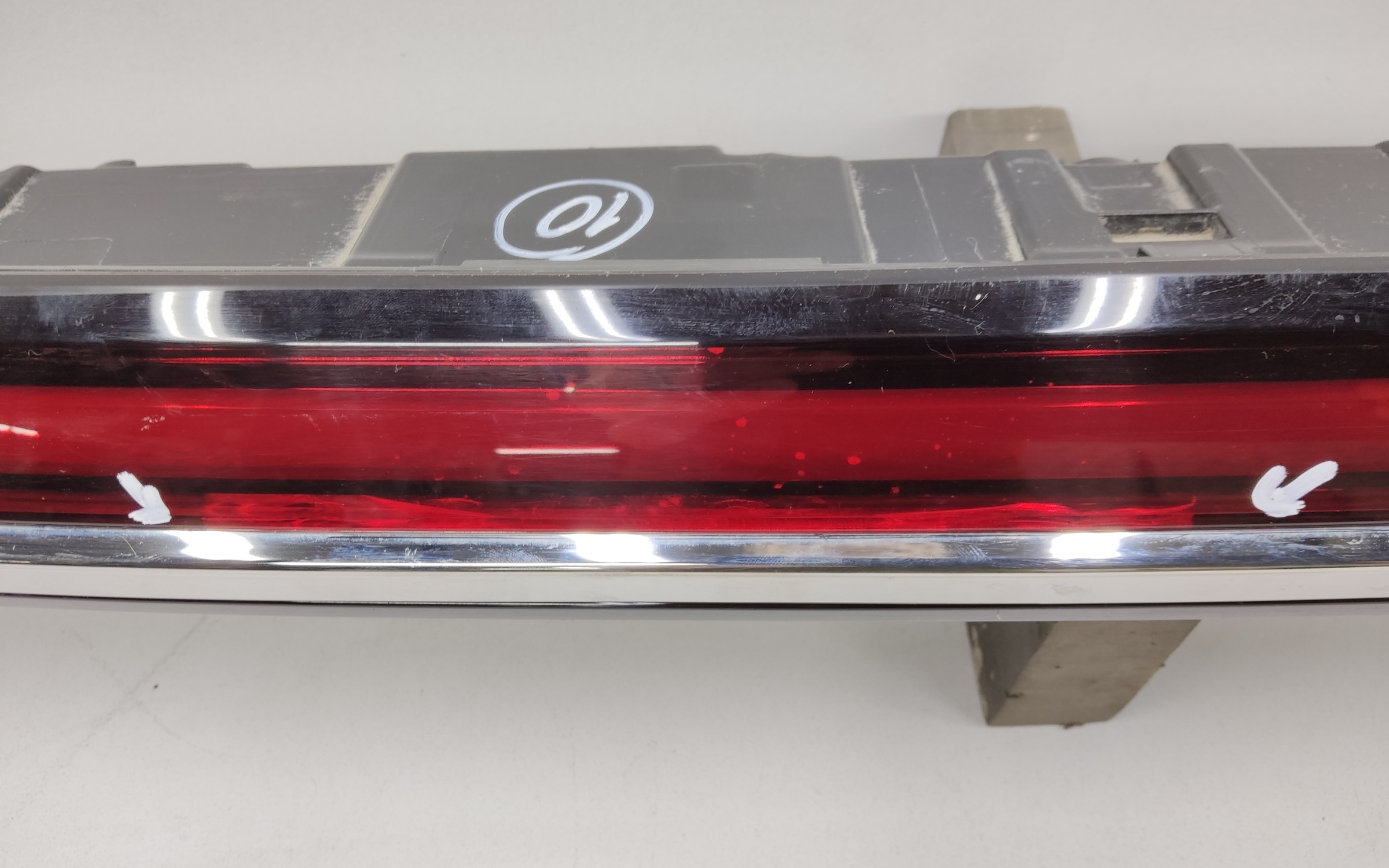 Фонарь крышки багажника Geely Monjaro LED