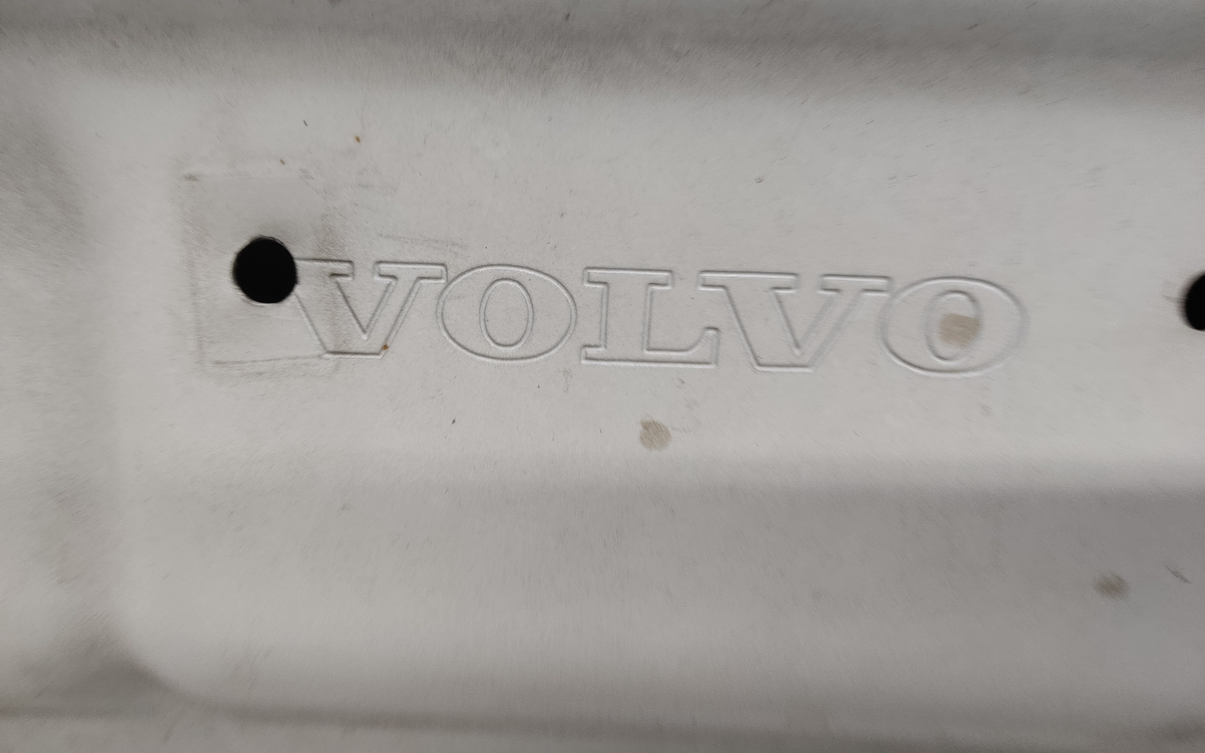 Капот Volvo XC70 2