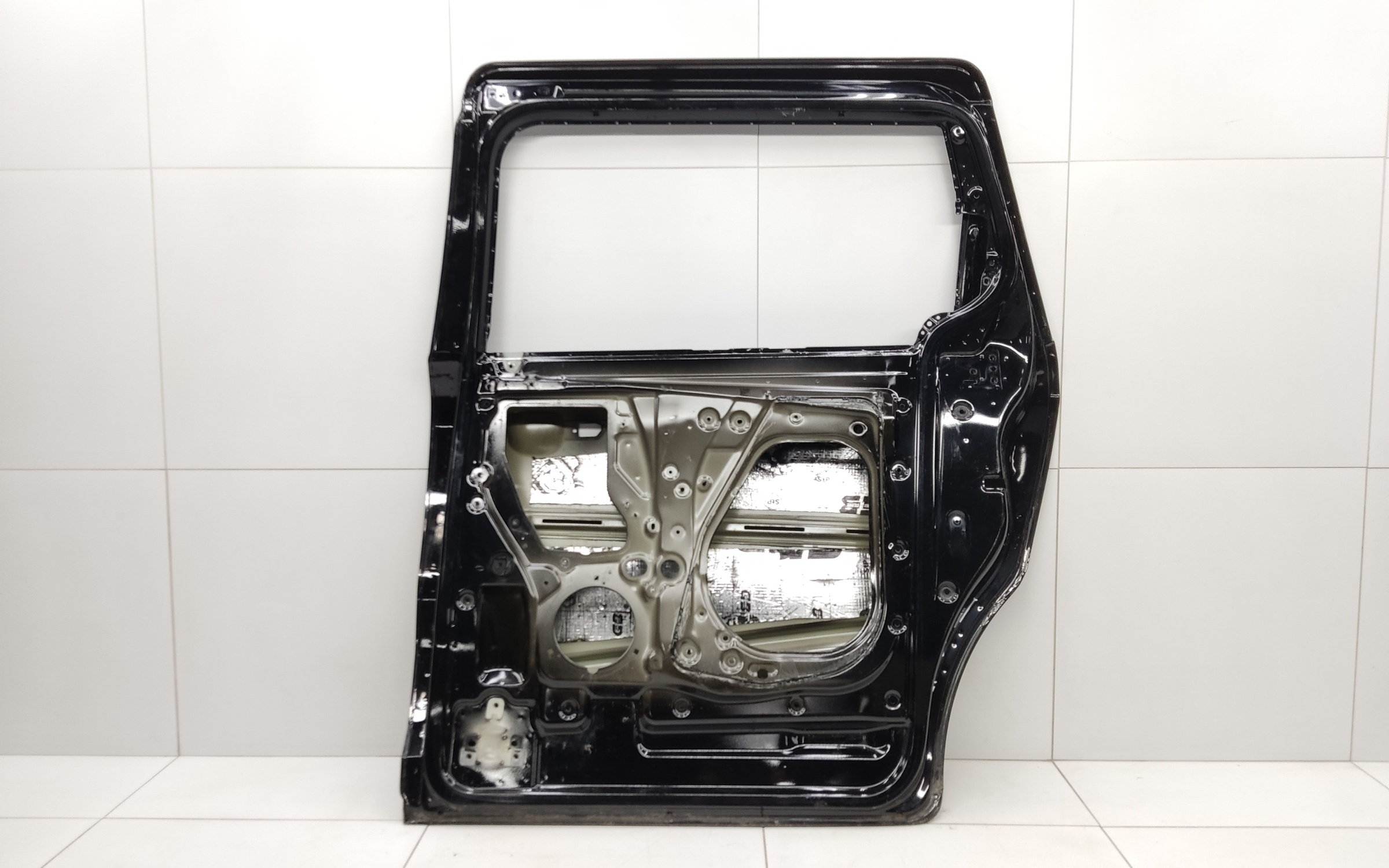 Дверь задняя правая Kia Carnival 4