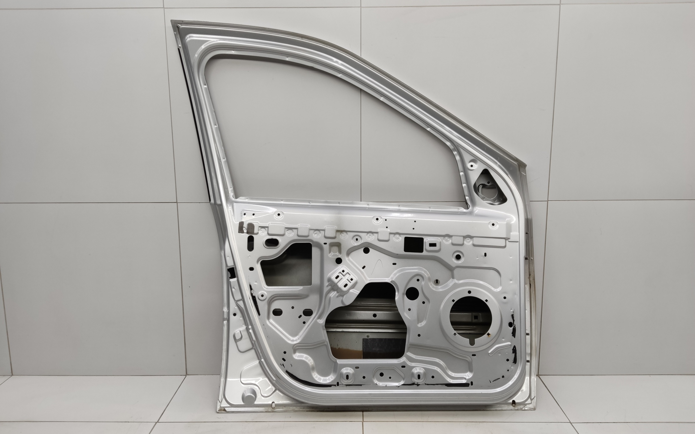 Дверь передняя левая Lada Largus 1 Restail под накладку