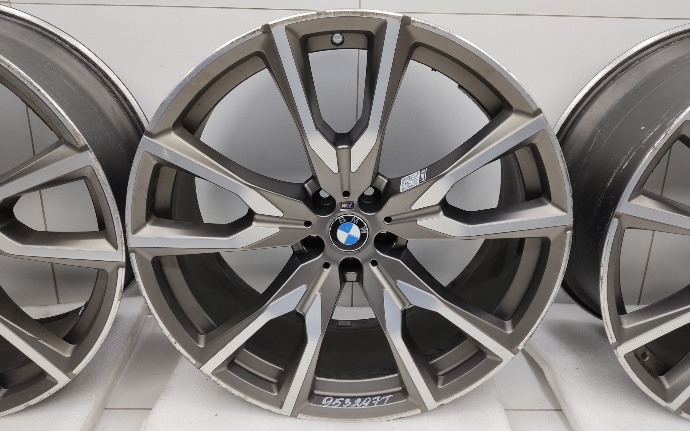 Комплект дисков  BMW X7 G07 R22 серый