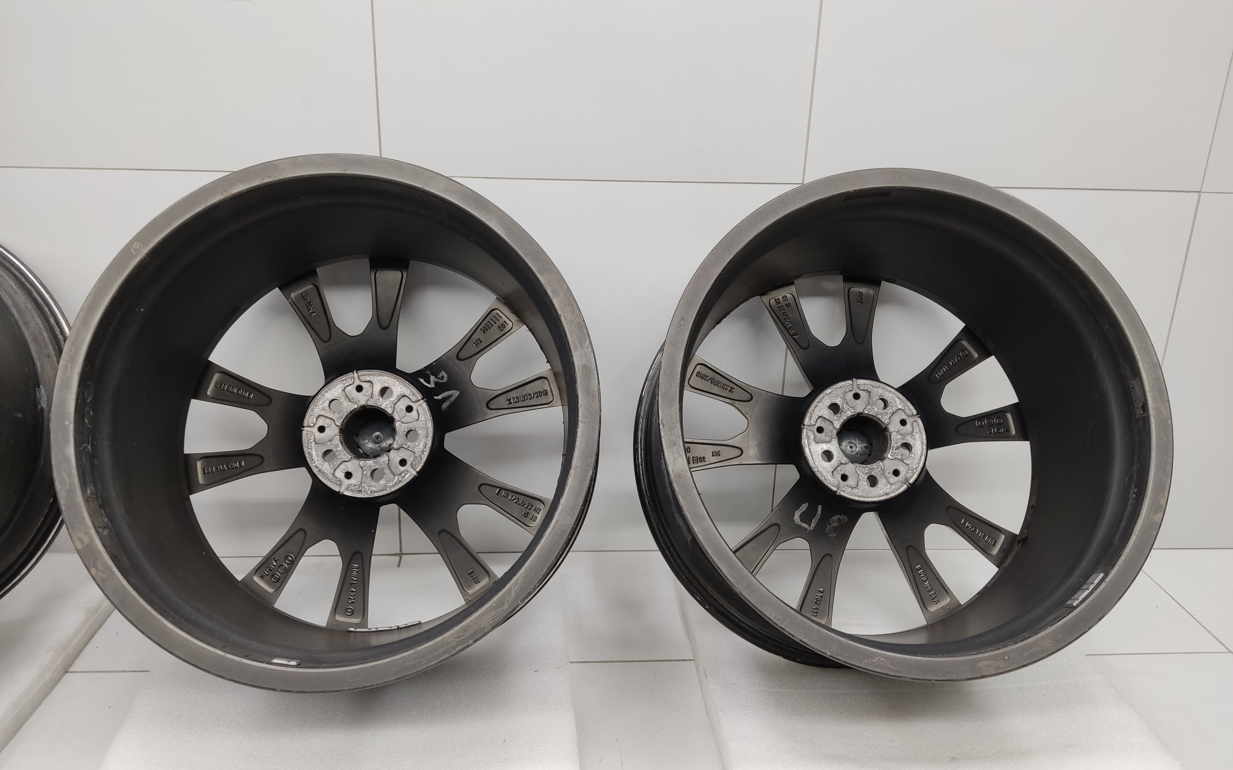 Комплект дисков  BMW X7 G07 R22 серый