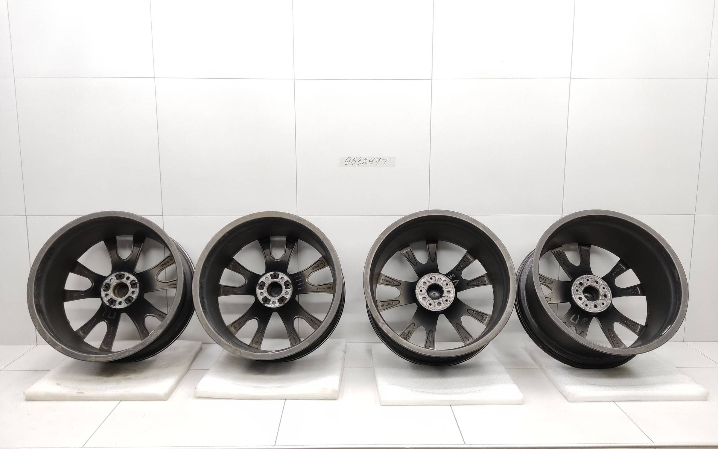 Комплект дисков  BMW X7 G07 R22 серый
