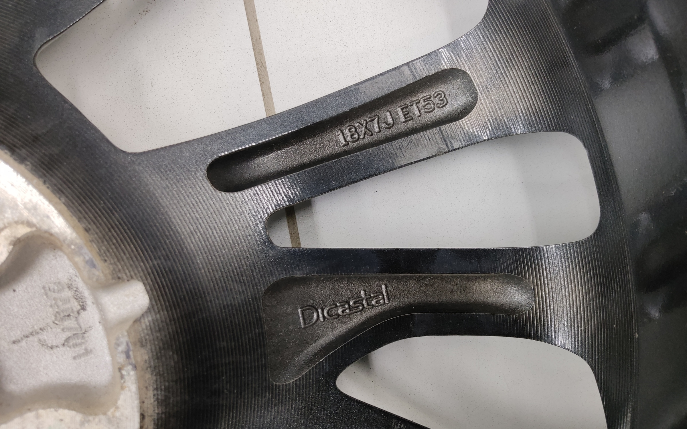 Диск колеса литой Geely Coolray R18