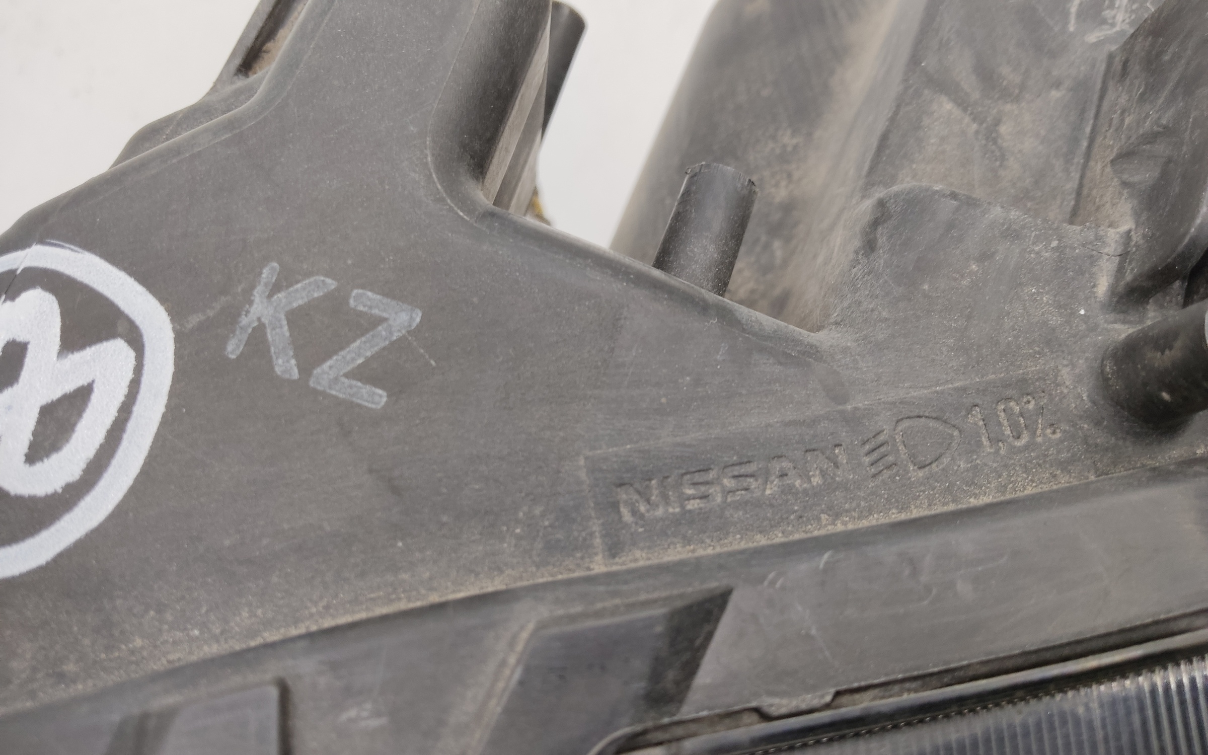 Фара передняя левая Nissan X-Trail T32 Restail LED