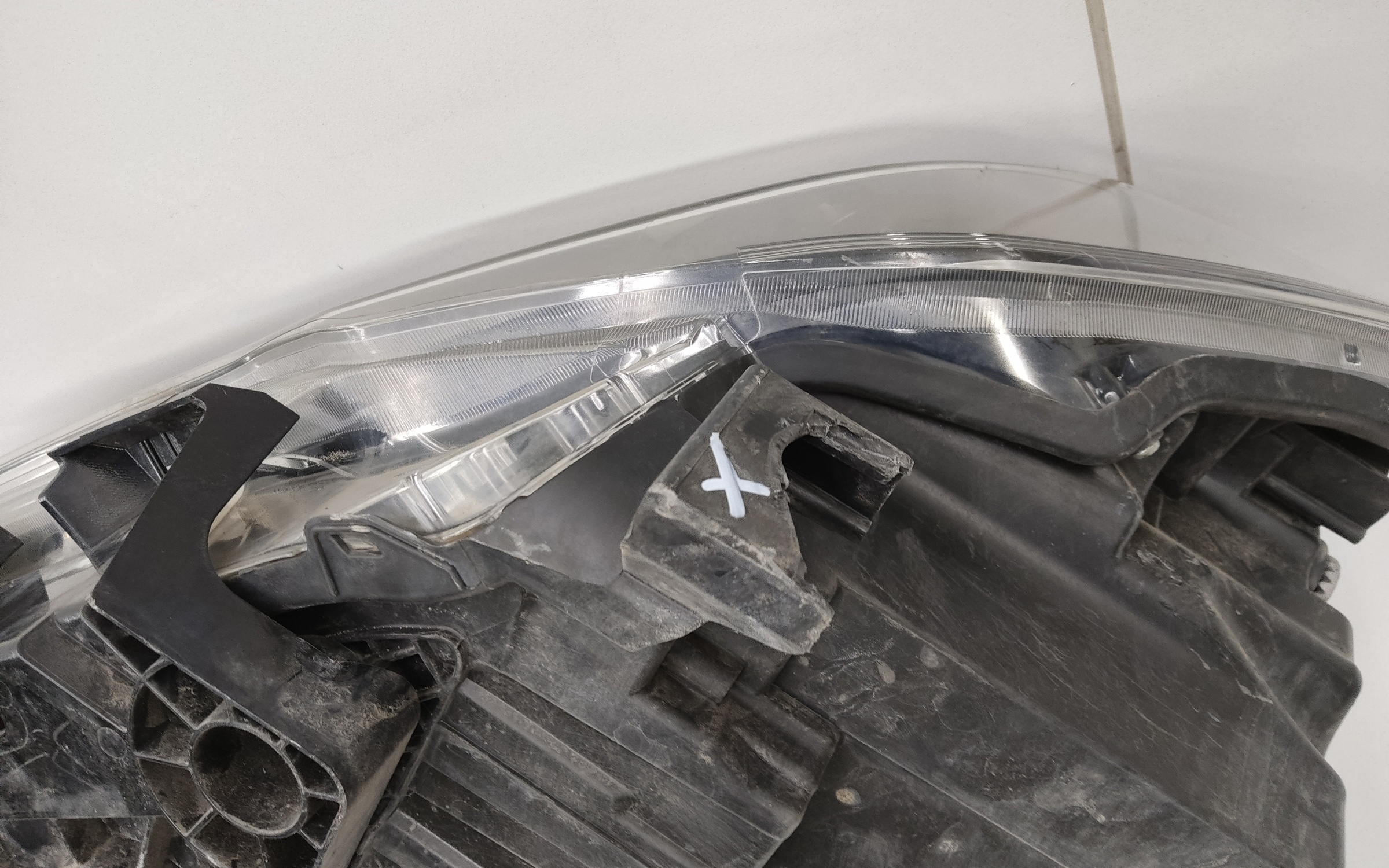 Фара передняя левая Nissan X-Trail T32 Restail LED