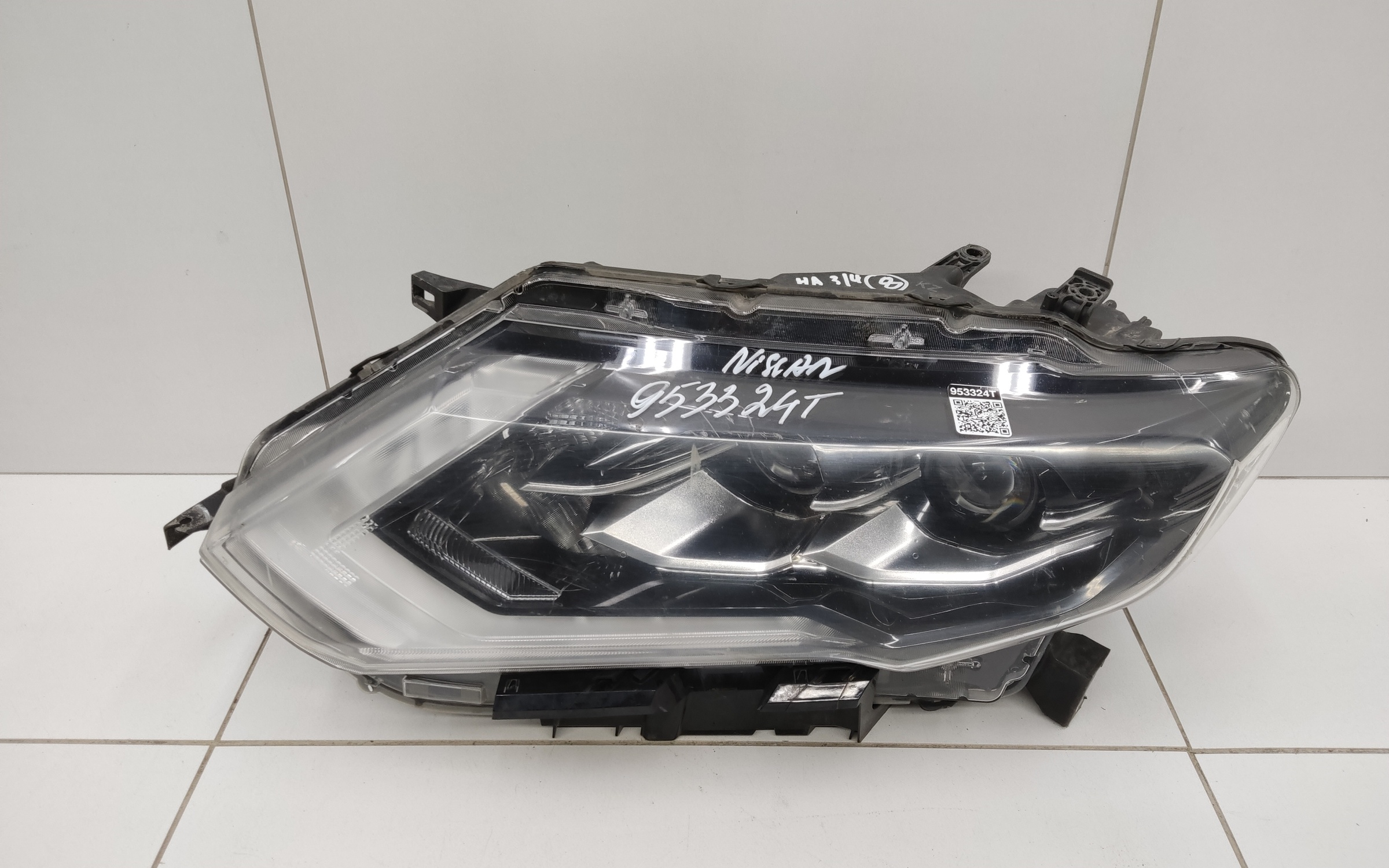 Фара передняя левая Nissan X-Trail T32 Restail LED