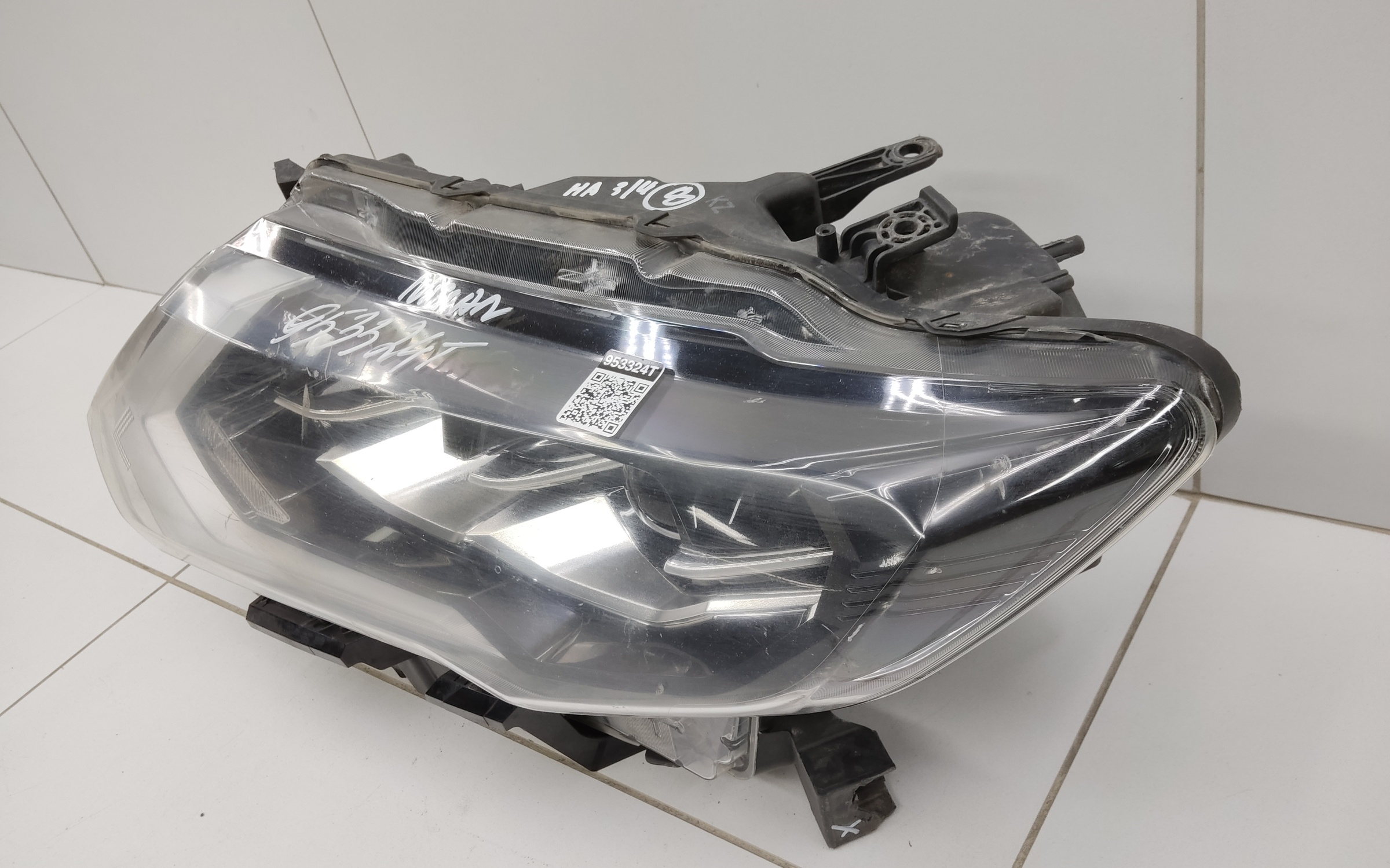 Фара передняя левая Nissan X-Trail T32 Restail LED