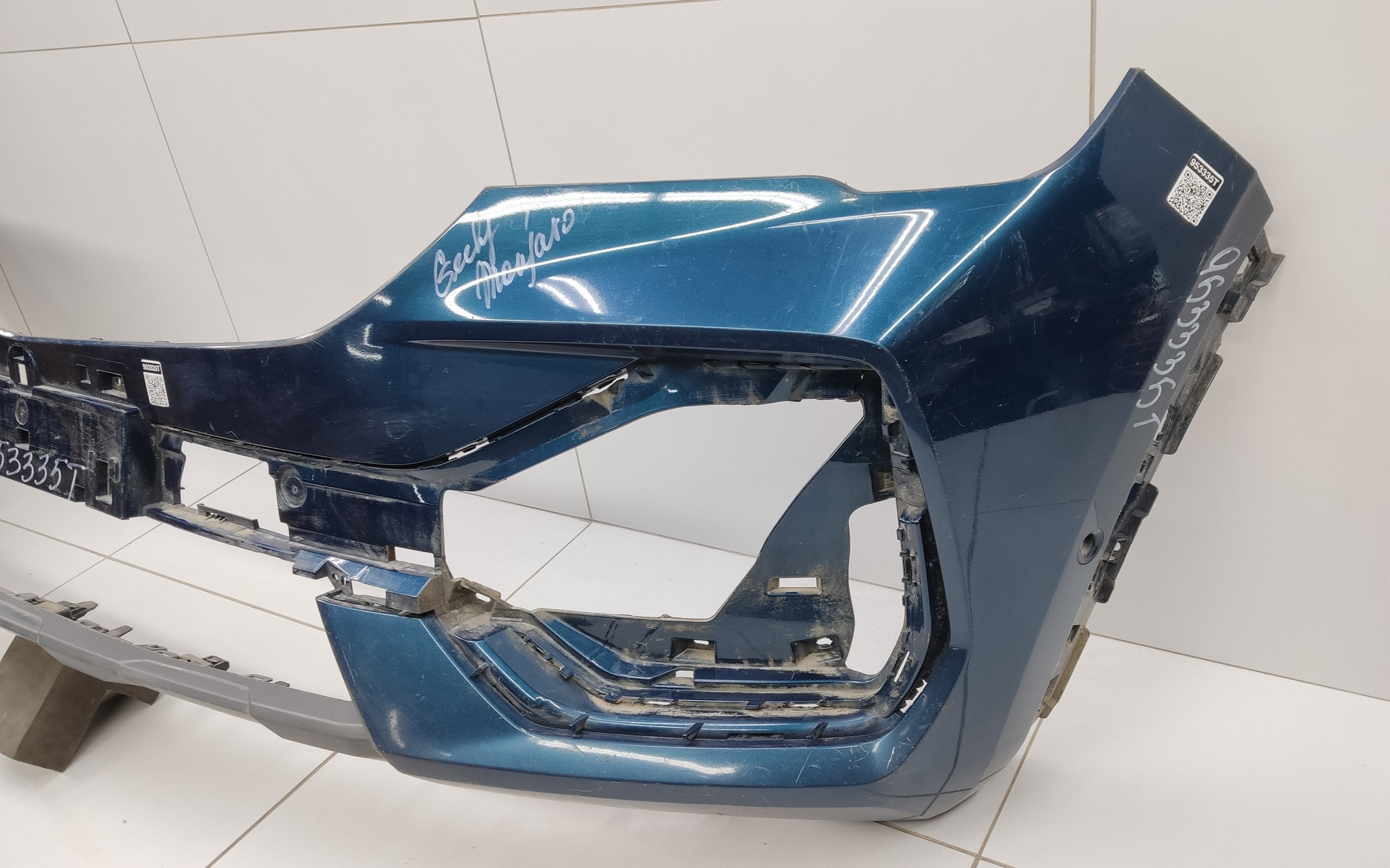 Бампер передний Geely Monjaro