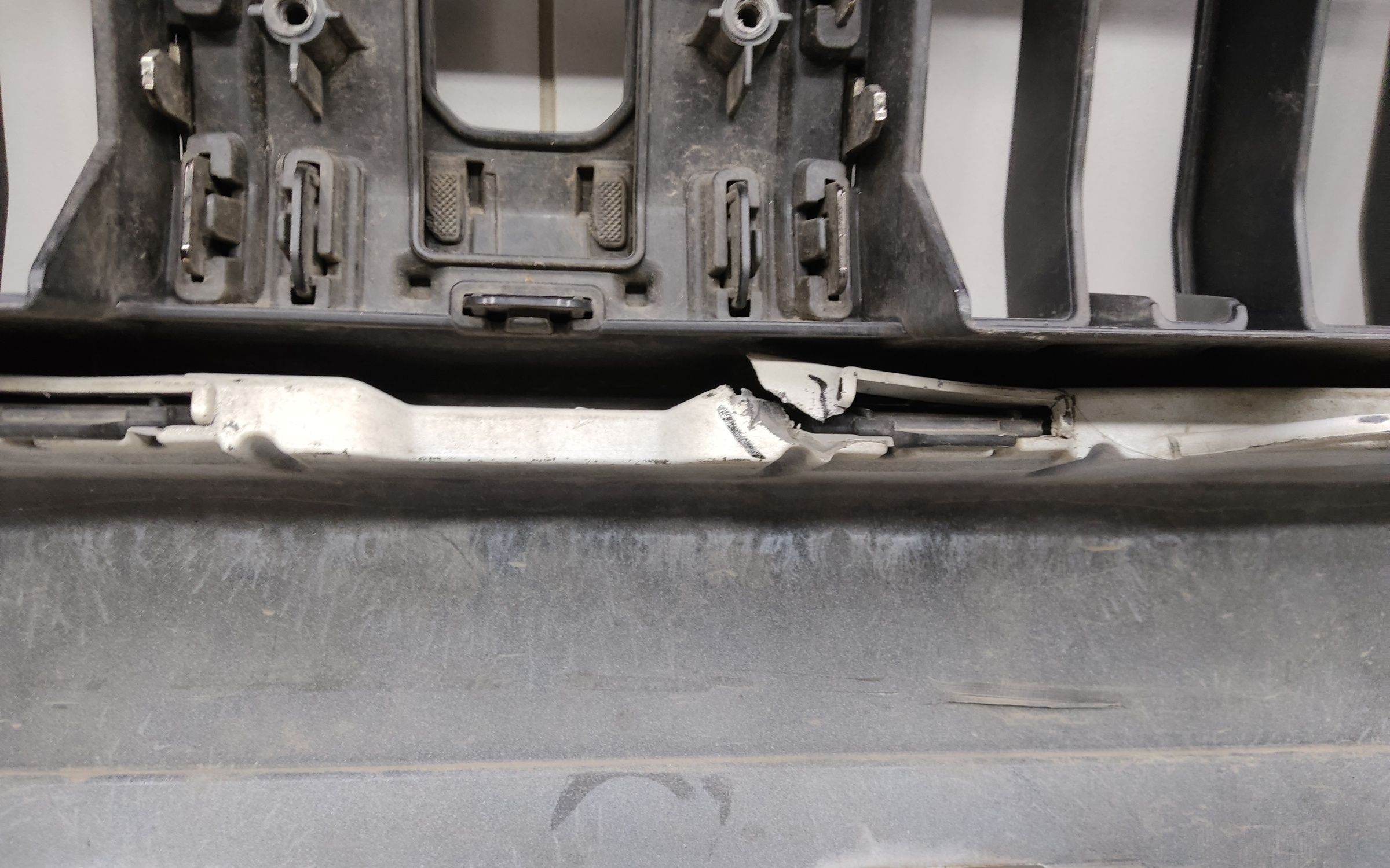 Бампер передний Toyota Land Cruiser Prado 150 Restail 2