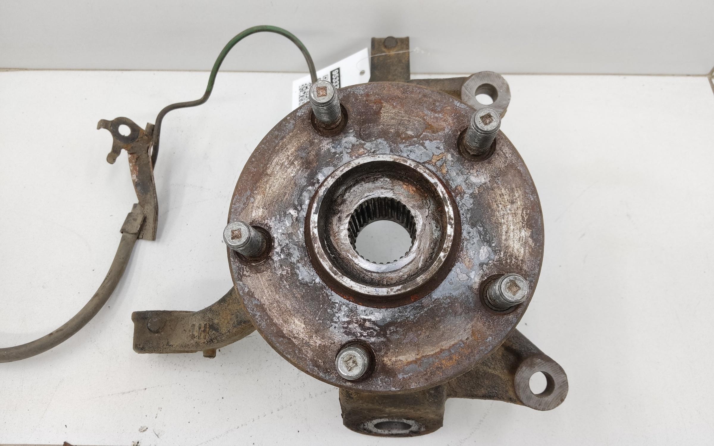 Кулак поворотный передний правый Toyota Camry V30