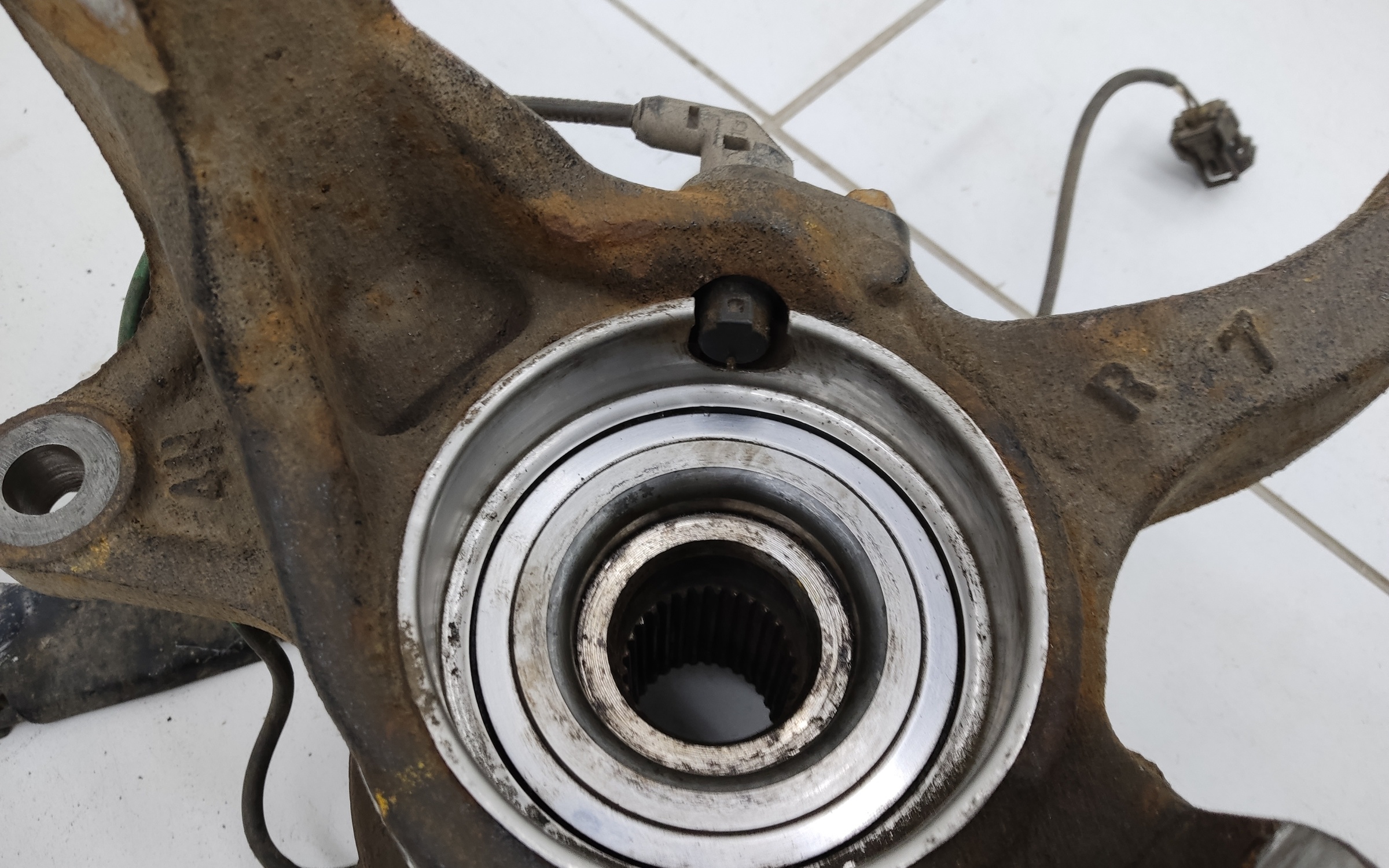Кулак поворотный передний правый Toyota Camry V30