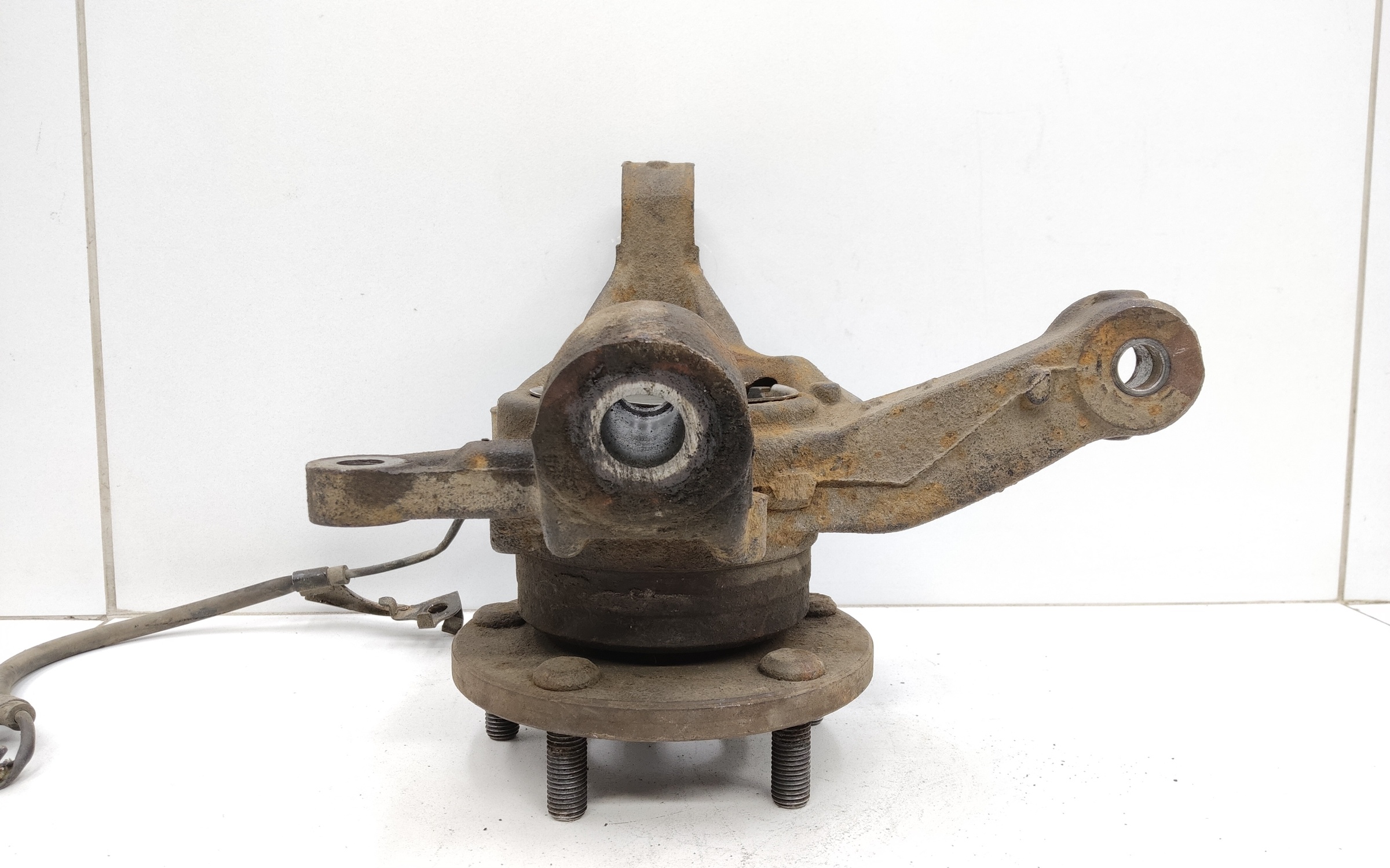Кулак поворотный передний правый Toyota Camry V30