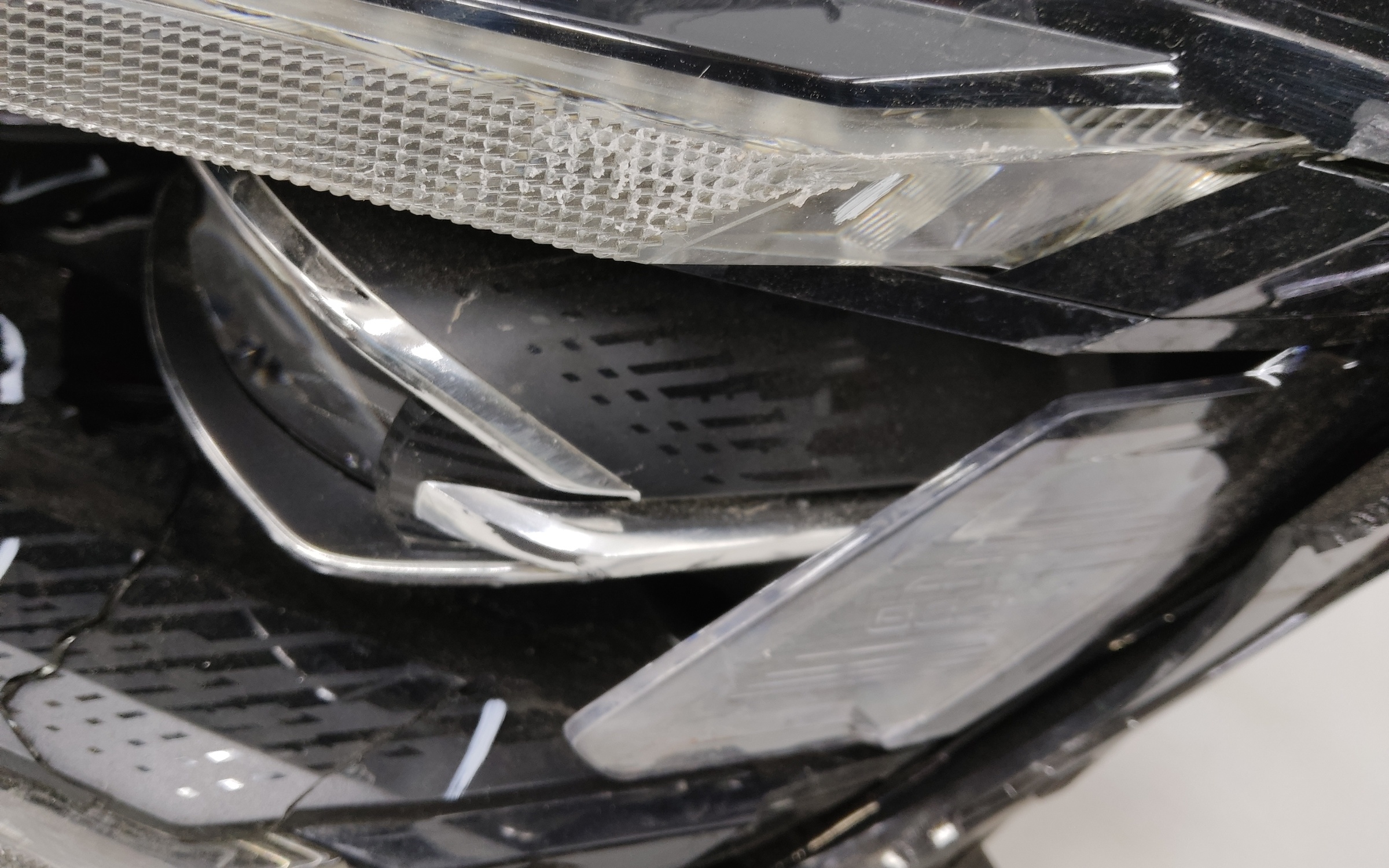 Фара передняя левая Geely Monjaro LED