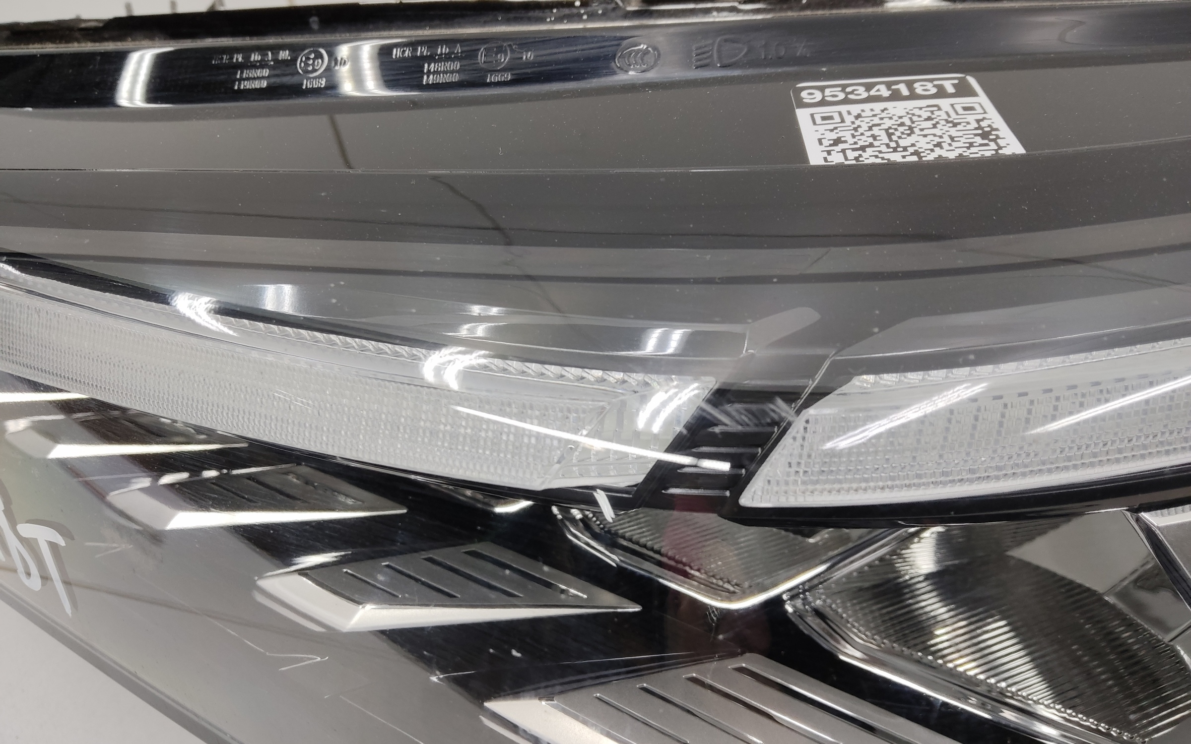 Фара передняя левая Geely Coolray Restail LED