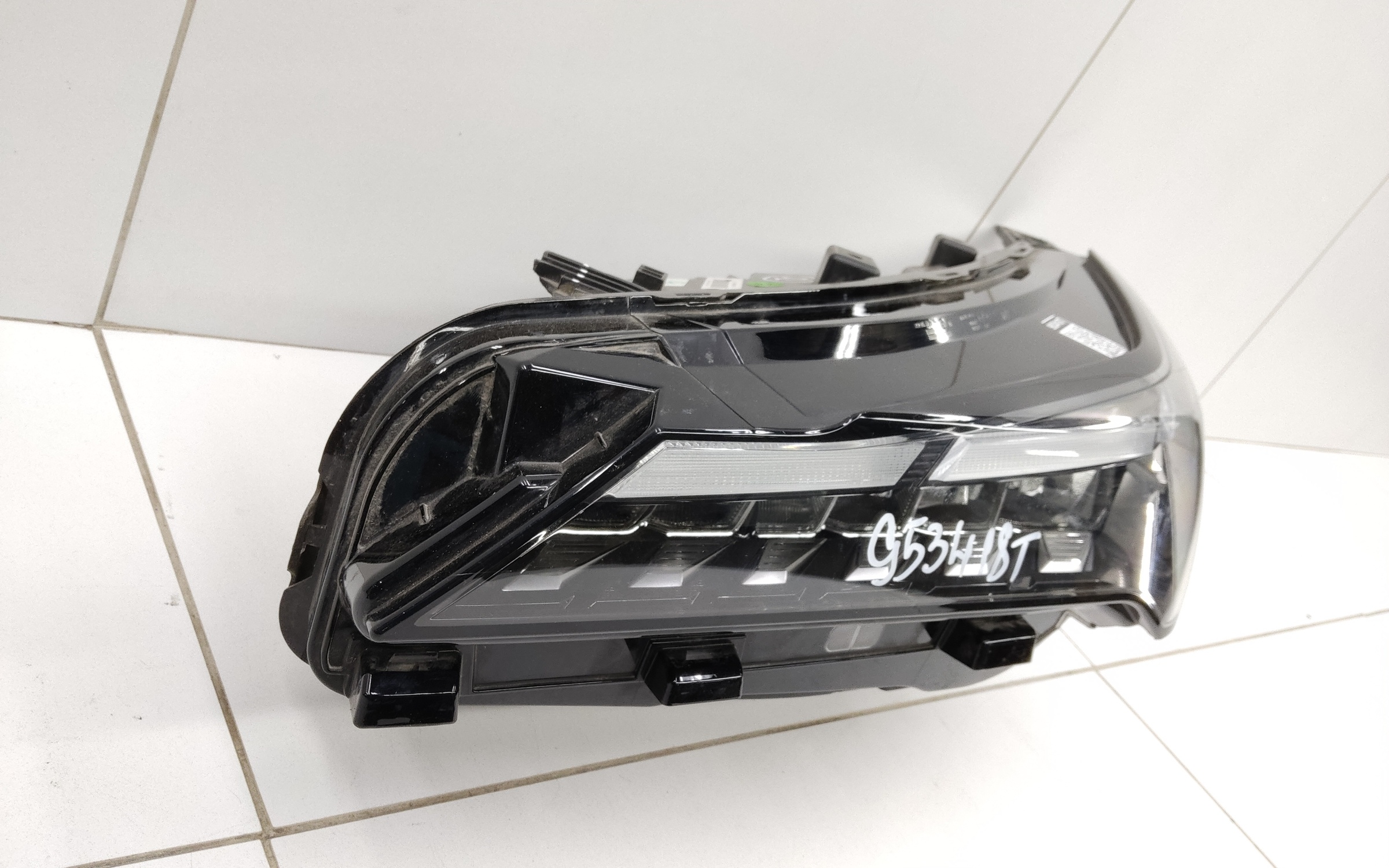 Фара передняя левая Geely Coolray Restail LED
