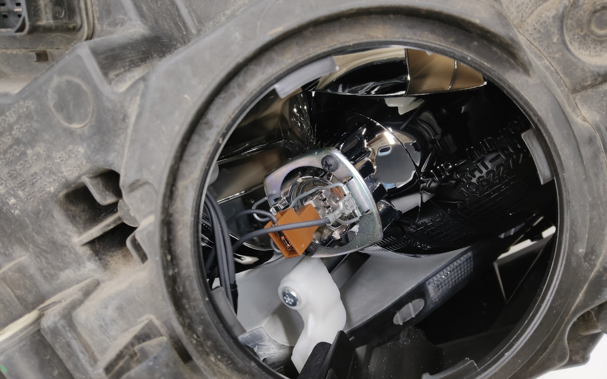 Фара передняя левая Ford Transit Custom Restail LED линза черная