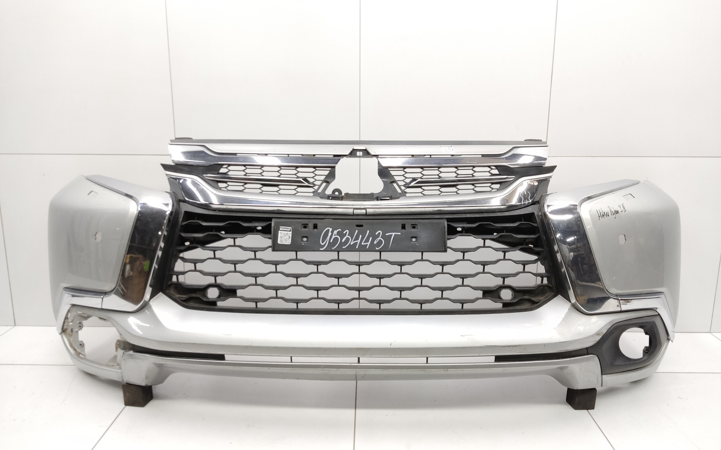 Бампер передний Mitsubishi Pajero Sport 3