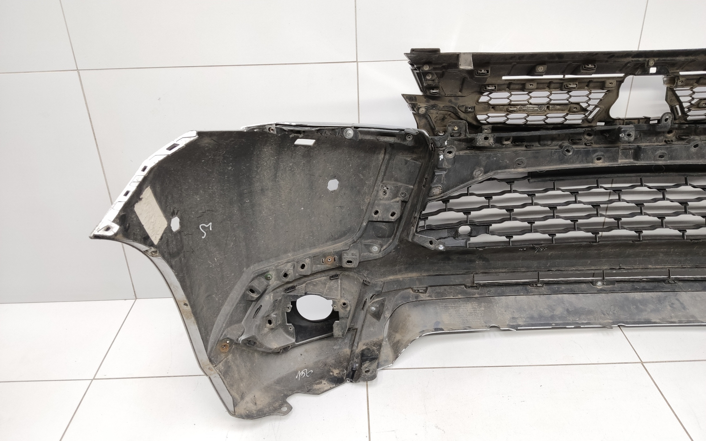 Бампер передний Mitsubishi Pajero Sport 3
