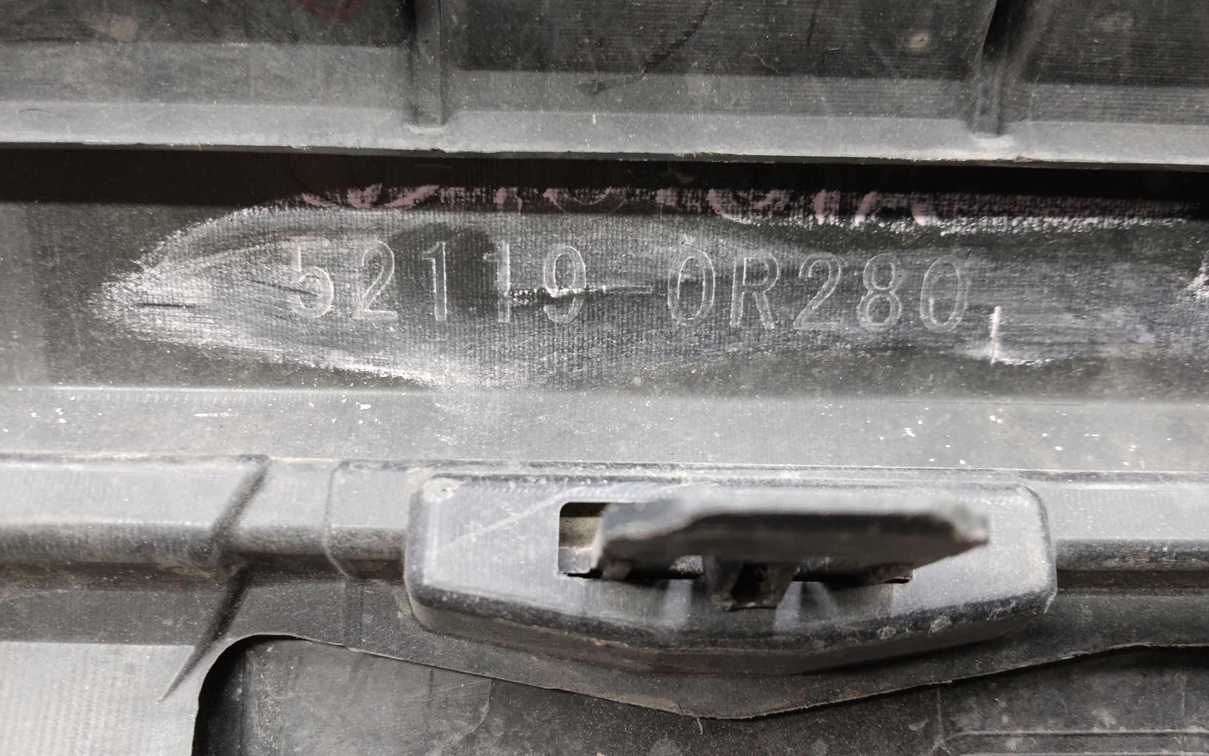 Бампер передний Toyota RAV4 XA50