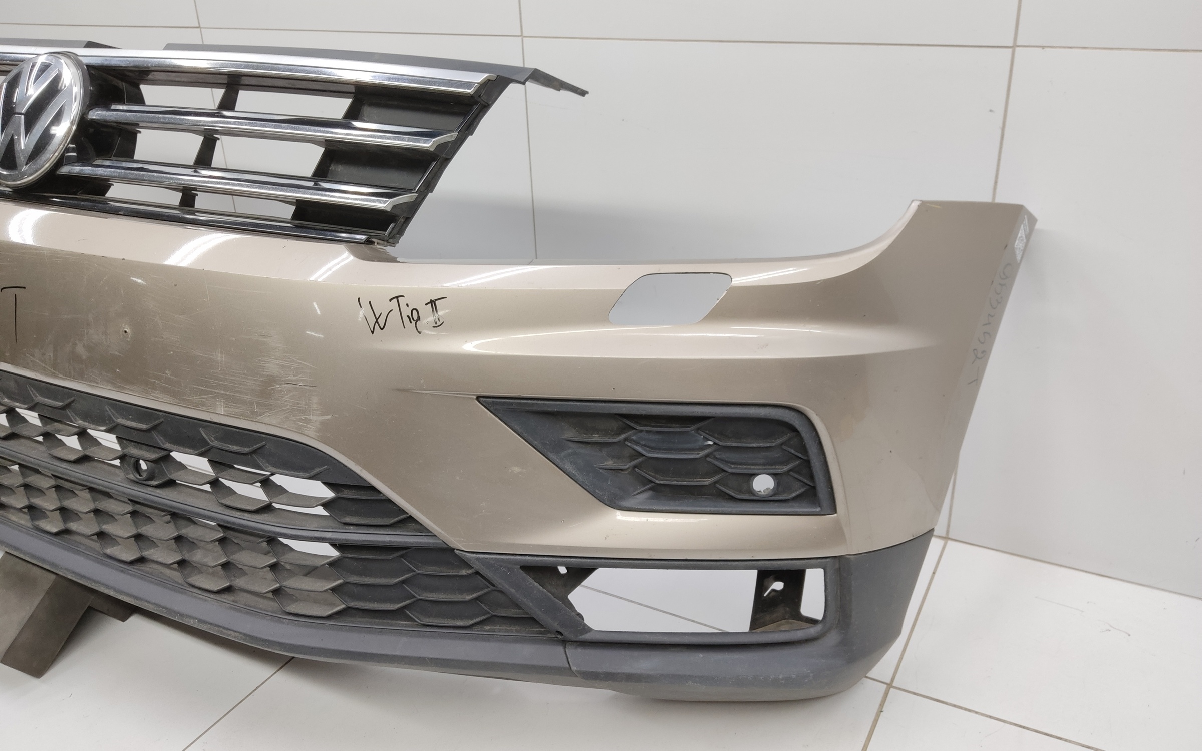Бампер передний Volkswagen Tiguan 2