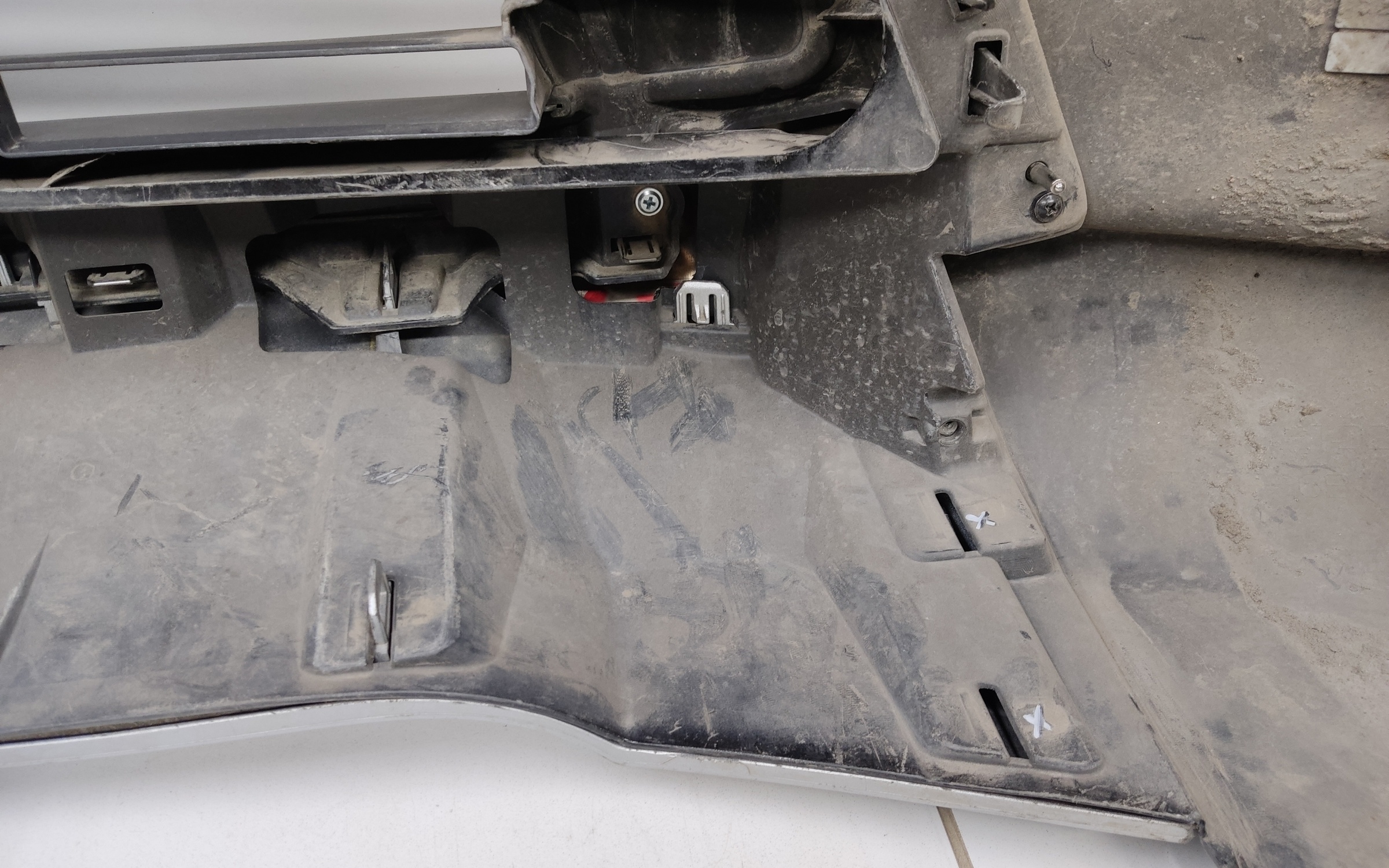 Бампер передний Lexus LX 3 Restail 2