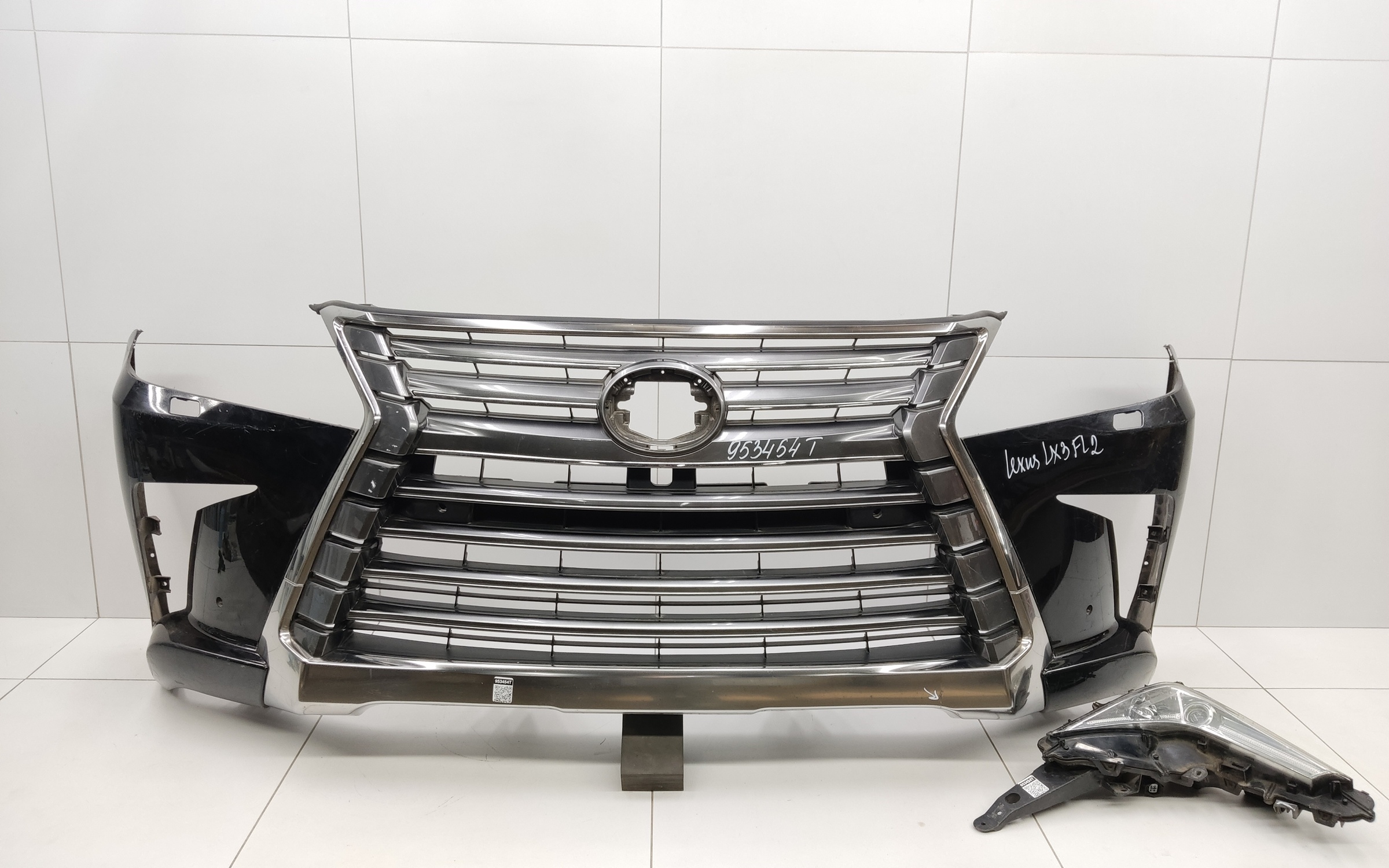 Бампер передний Lexus LX 3 Restail 2