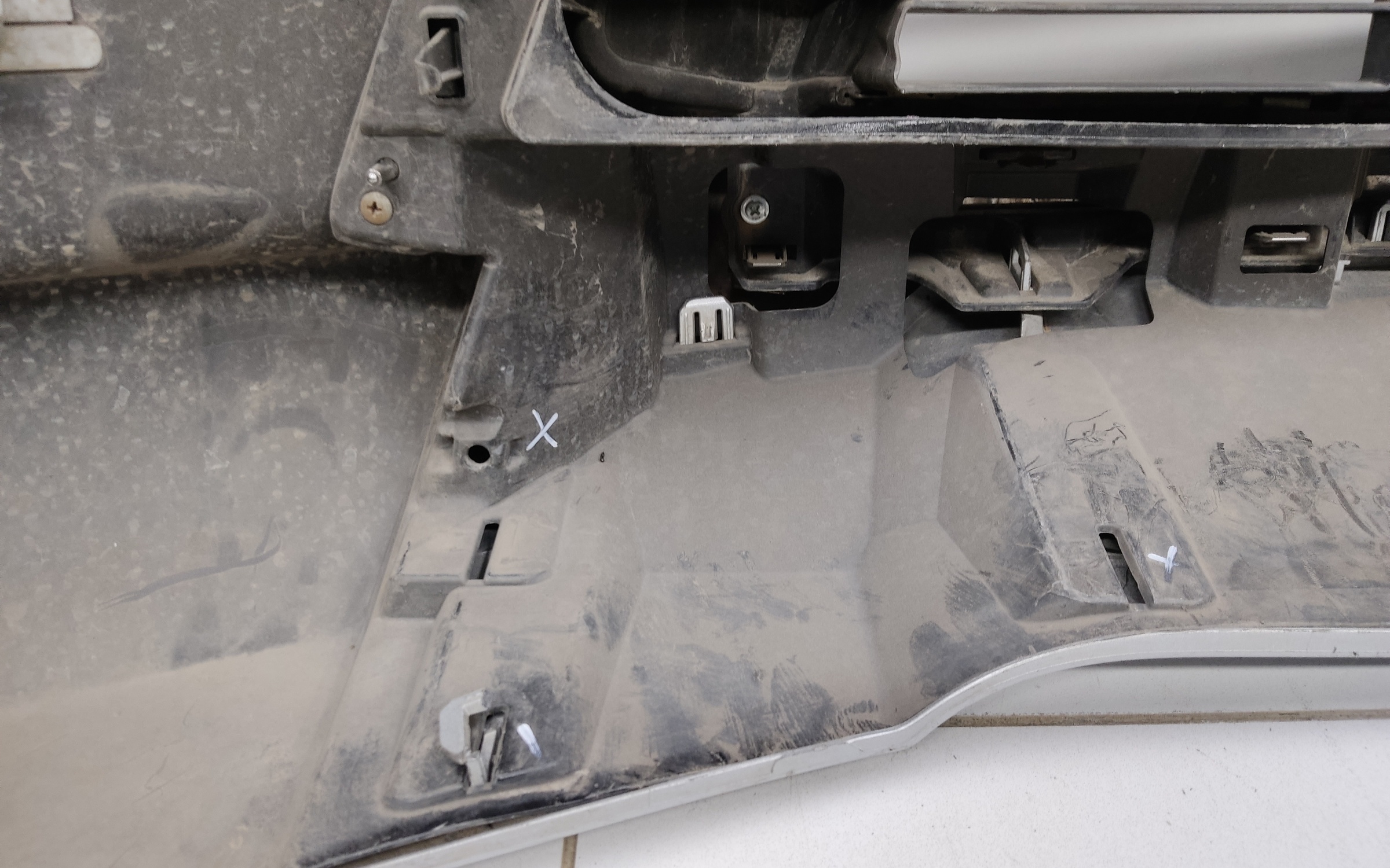 Бампер передний Lexus LX 3 Restail 2