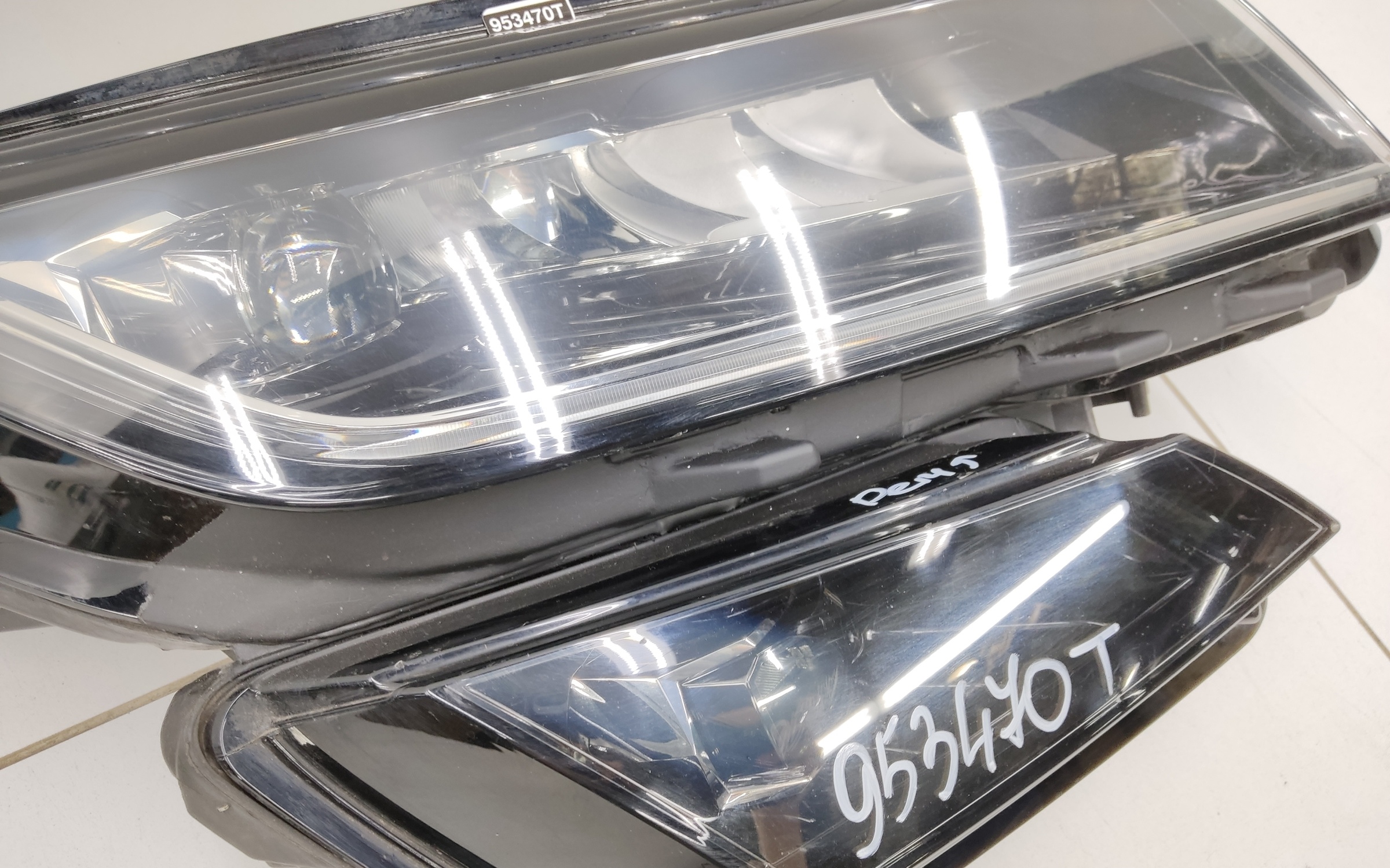 Фара передняя правая Skoda Kodiaq LED