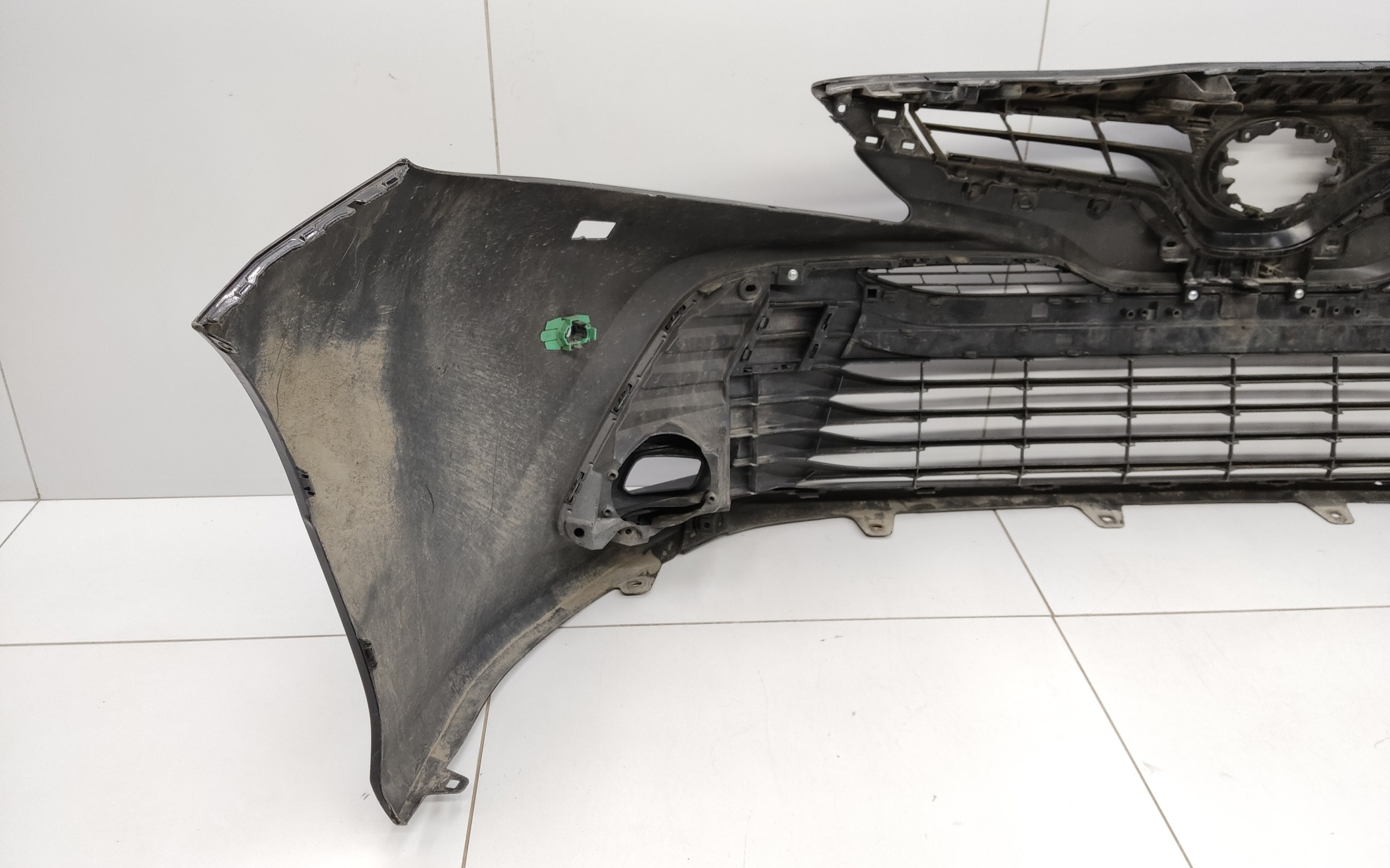 Бампер передний Toyota Camry V70