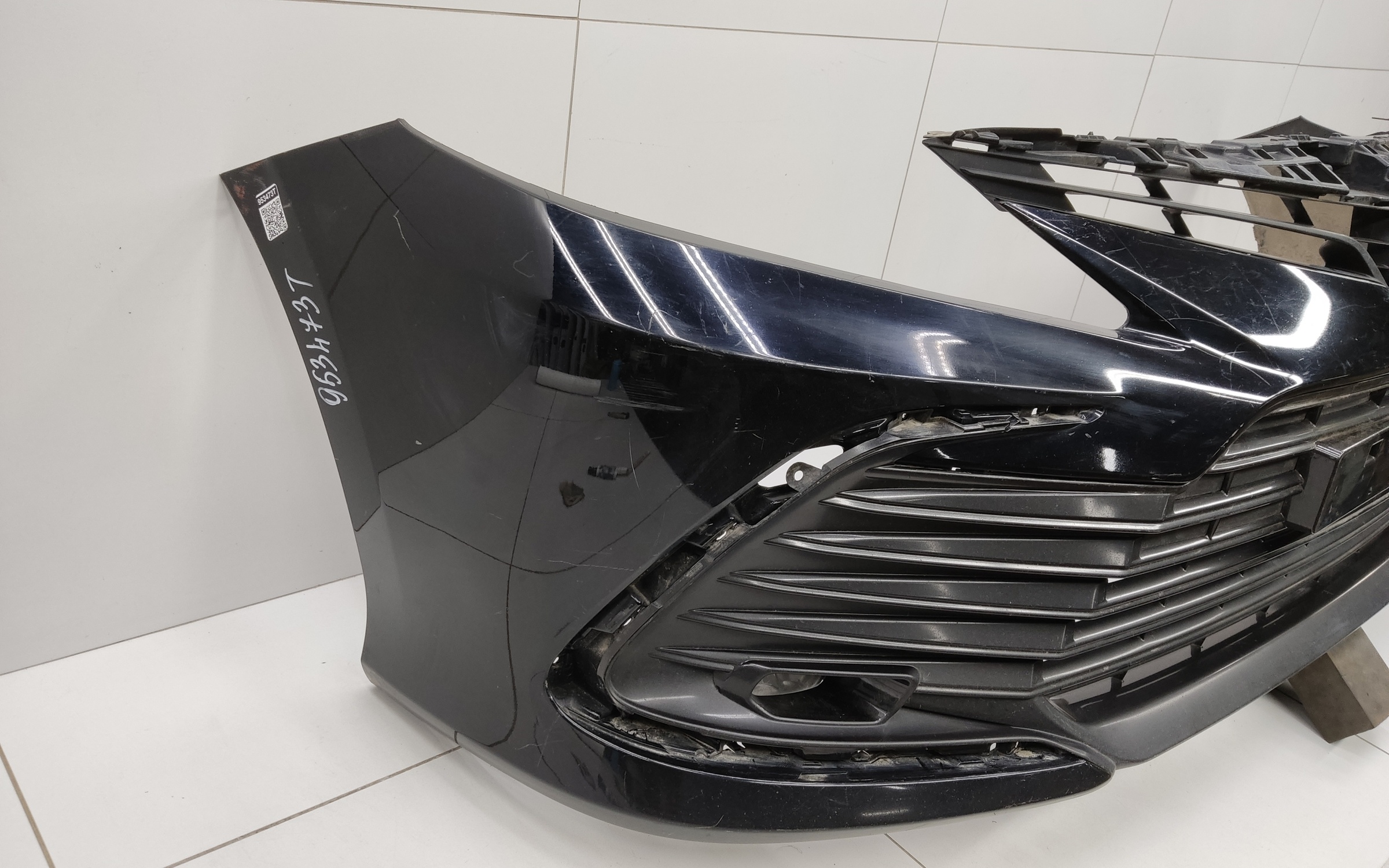 Бампер передний Toyota Camry V70 Restail