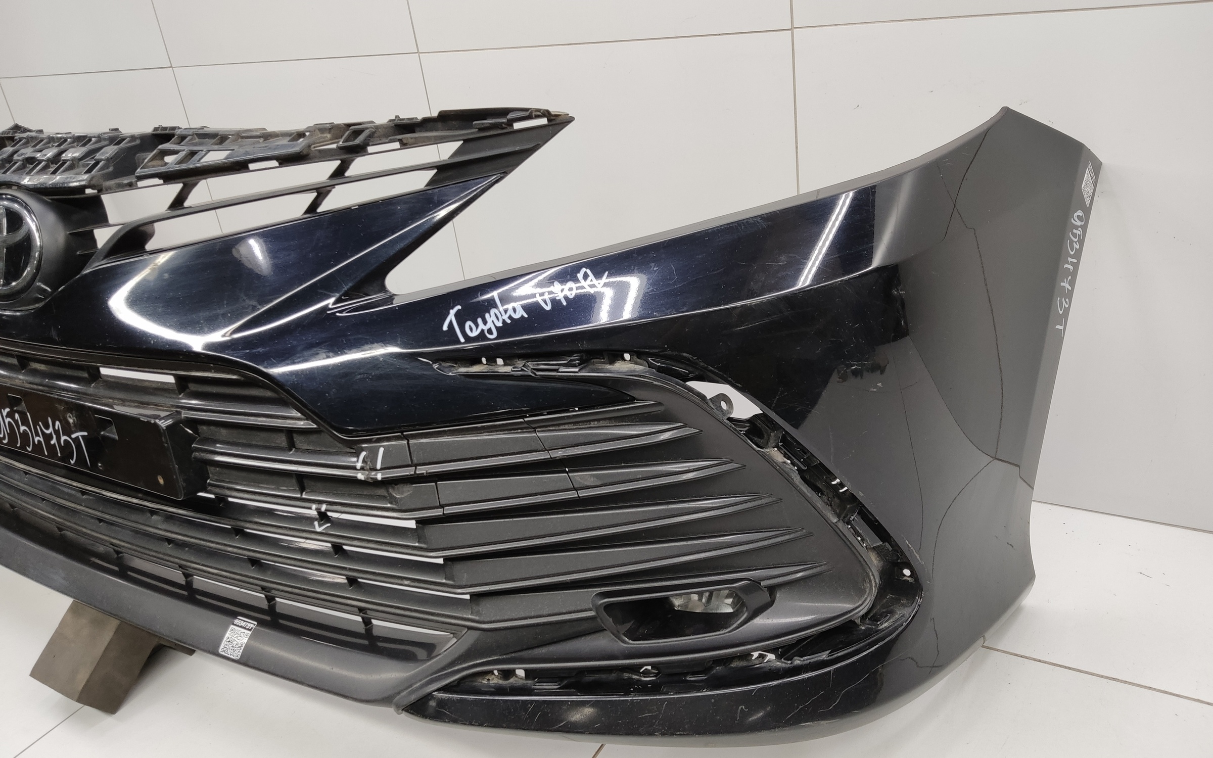 Бампер передний Toyota Camry V70 Restail