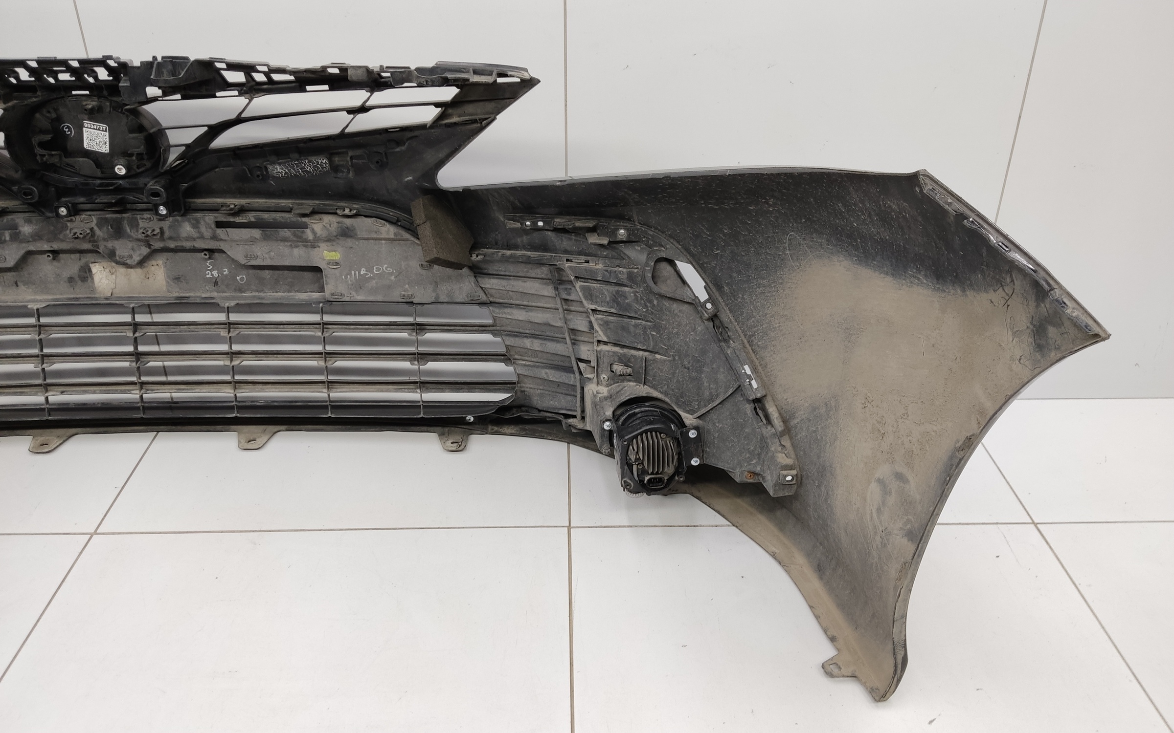 Бампер передний Toyota Camry V70 Restail