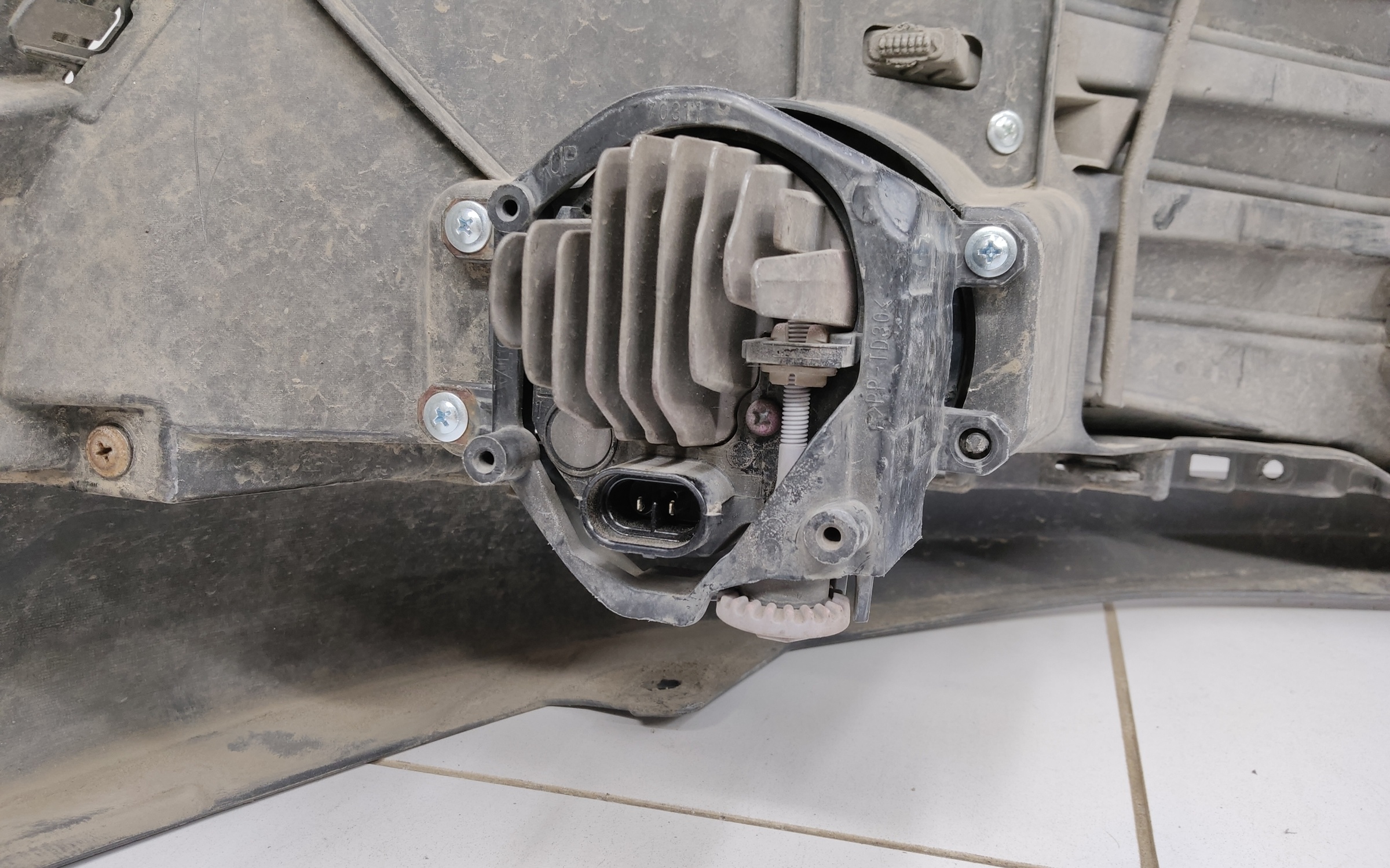 Бампер передний Toyota Camry V70 Restail